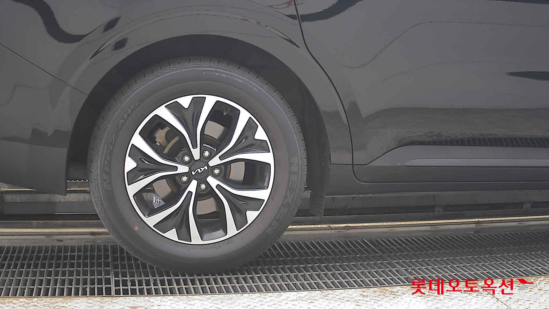 2022 - kia carnival