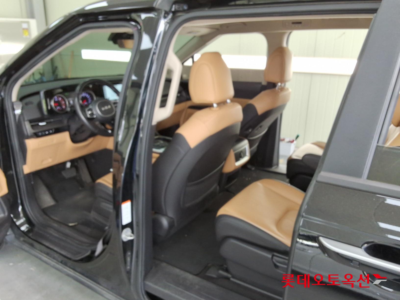 2022 - kia carnival
