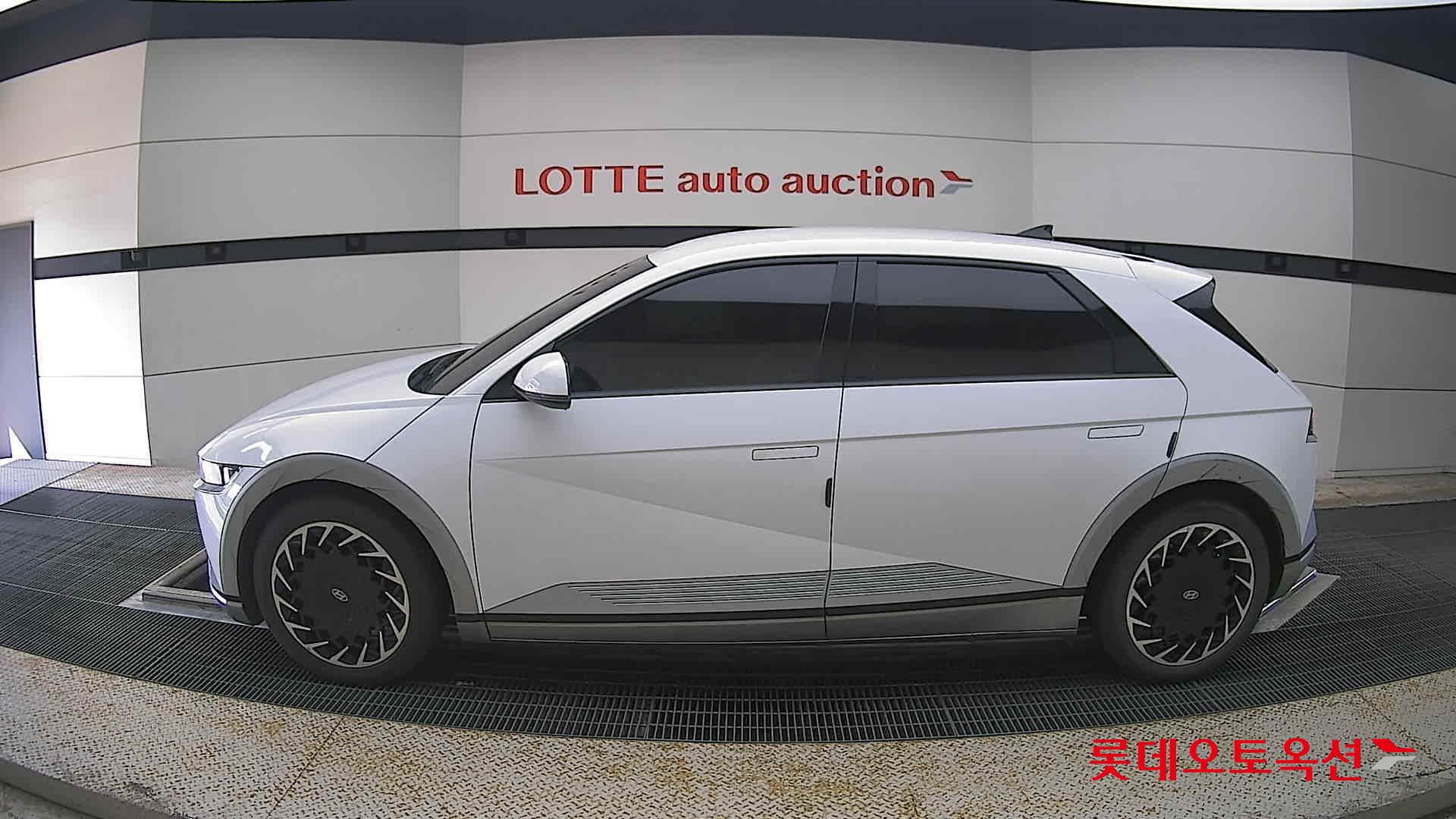 2022 - hyundai ioniq