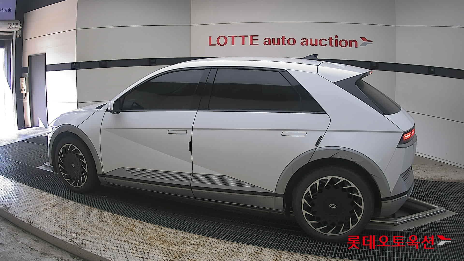 2022 - hyundai ioniq