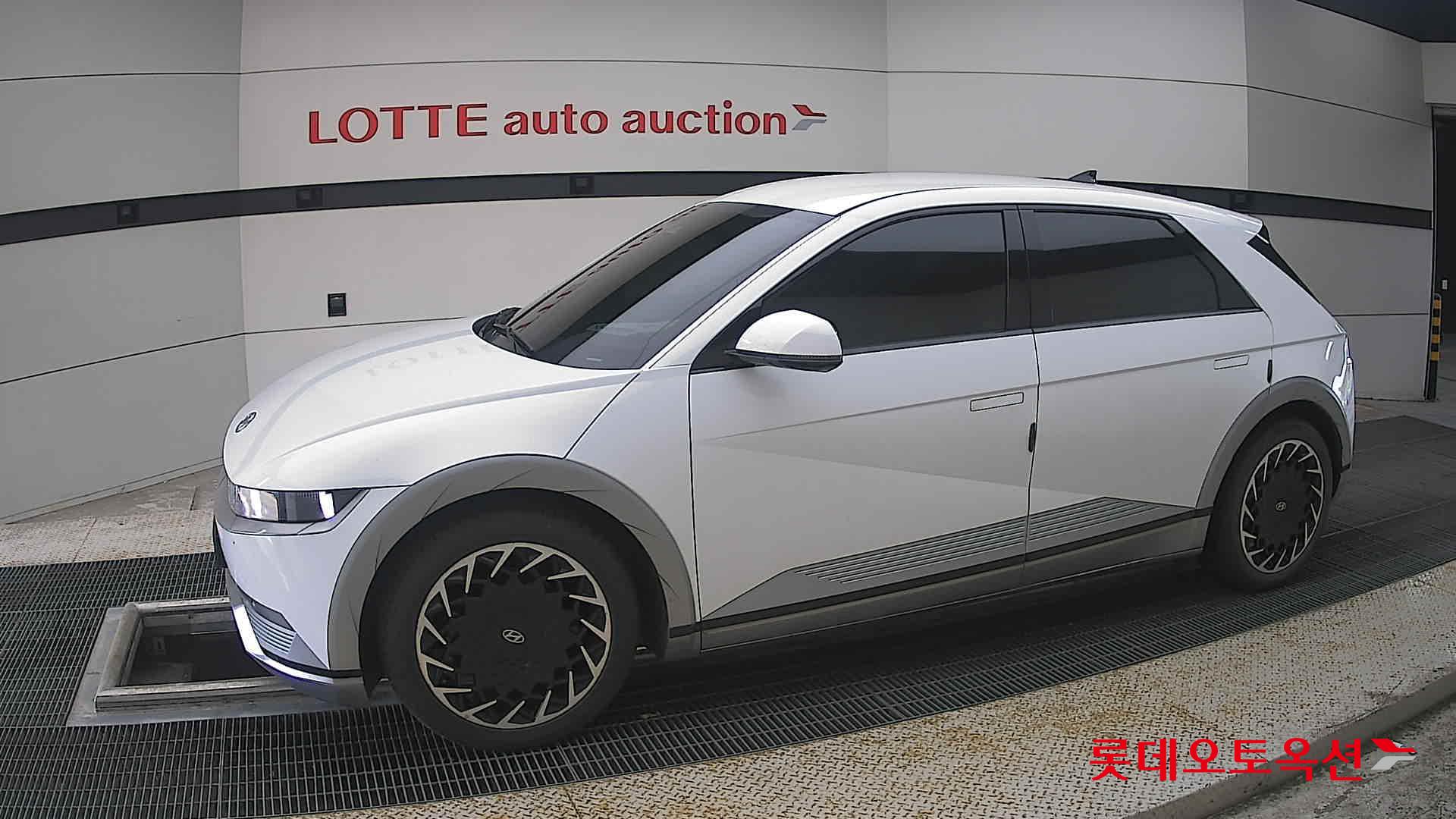 2022 - hyundai ioniq