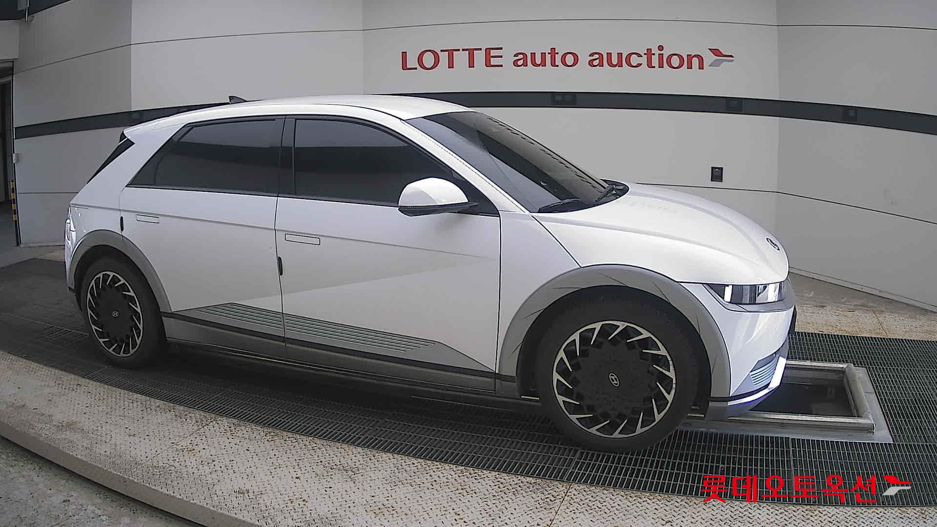 2022 - hyundai ioniq
