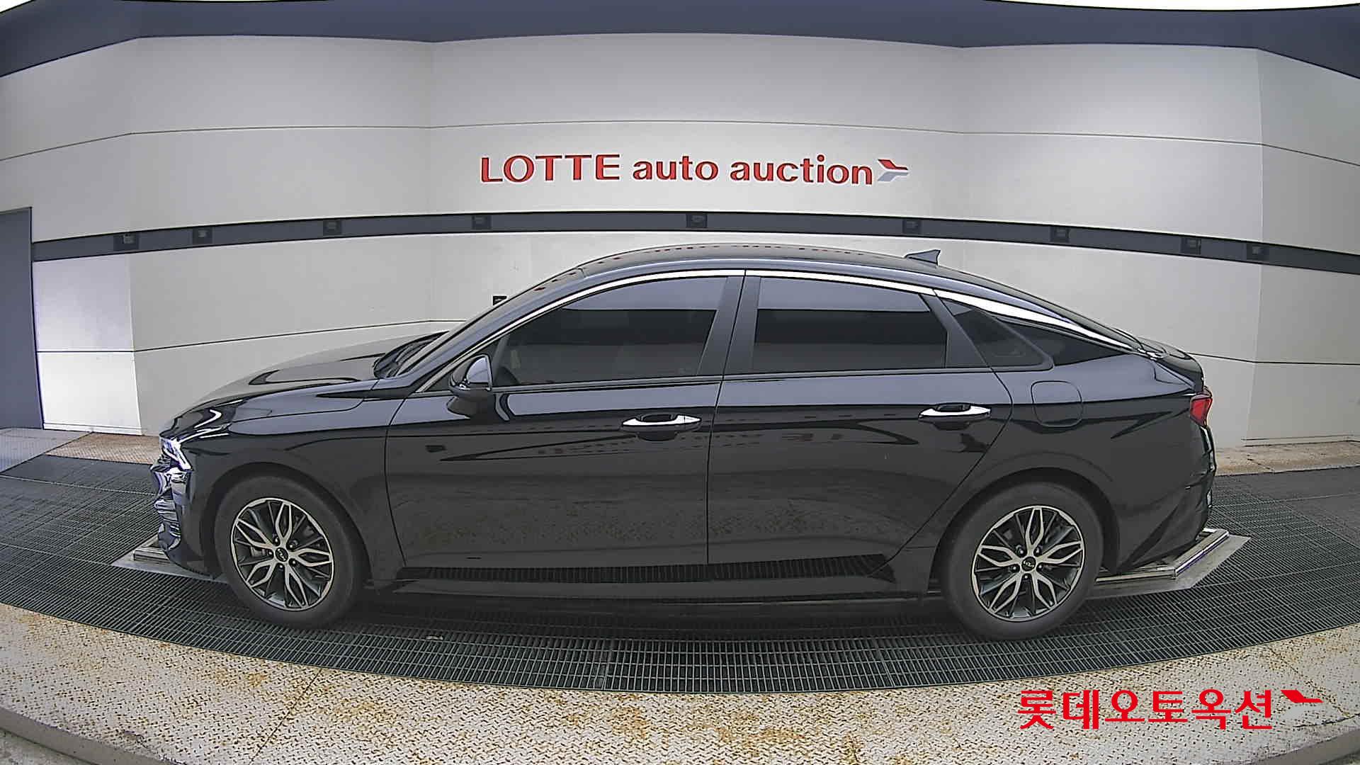2022 - kia k5