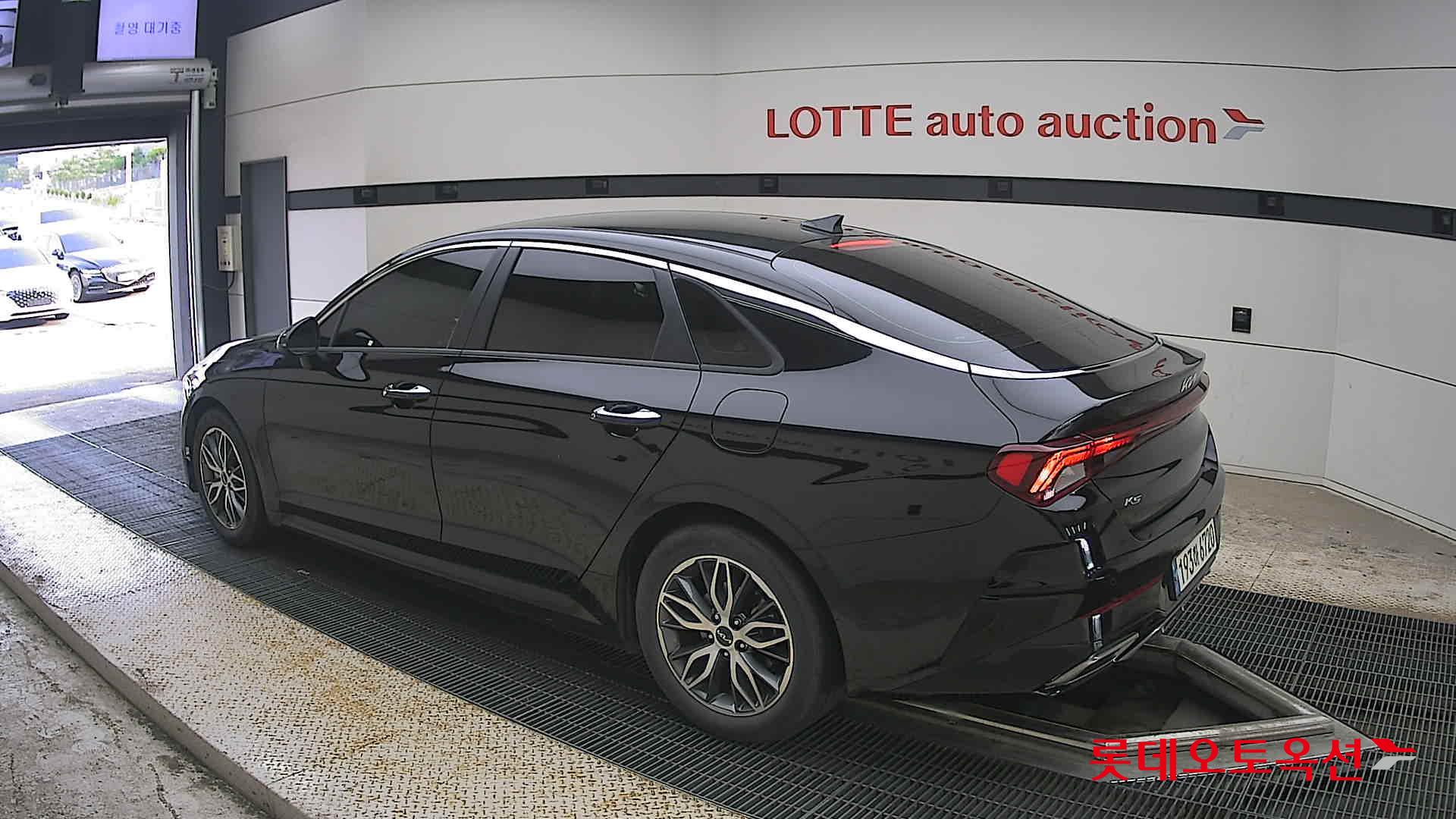 2022 - kia k5