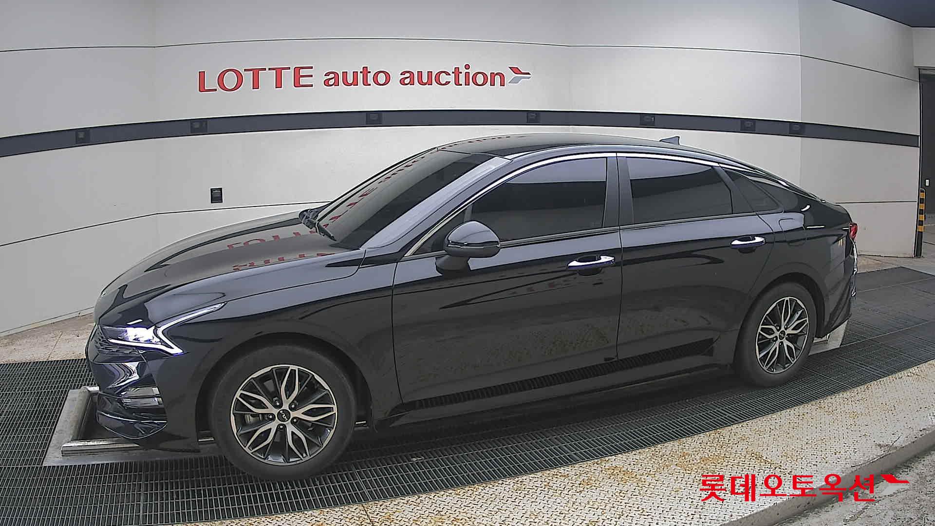 2022 - kia k5