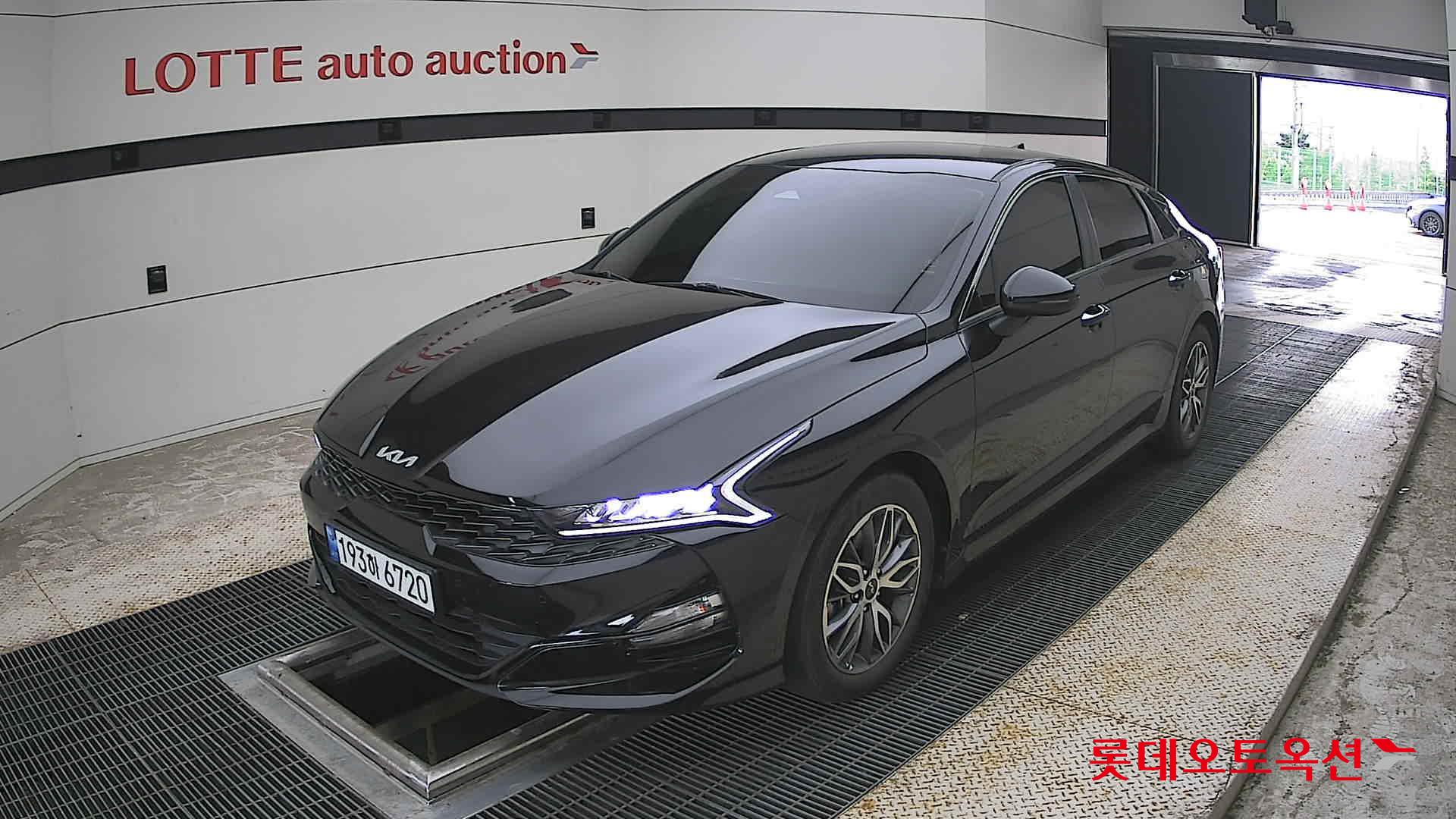 2022 - kia k5