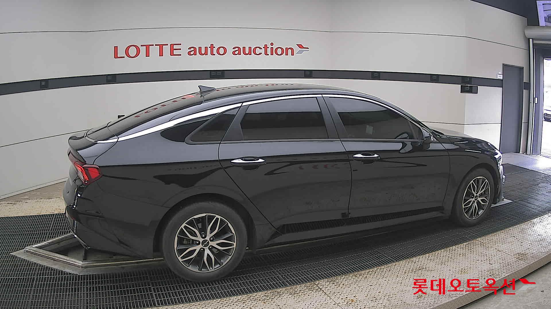 2022 - kia k5