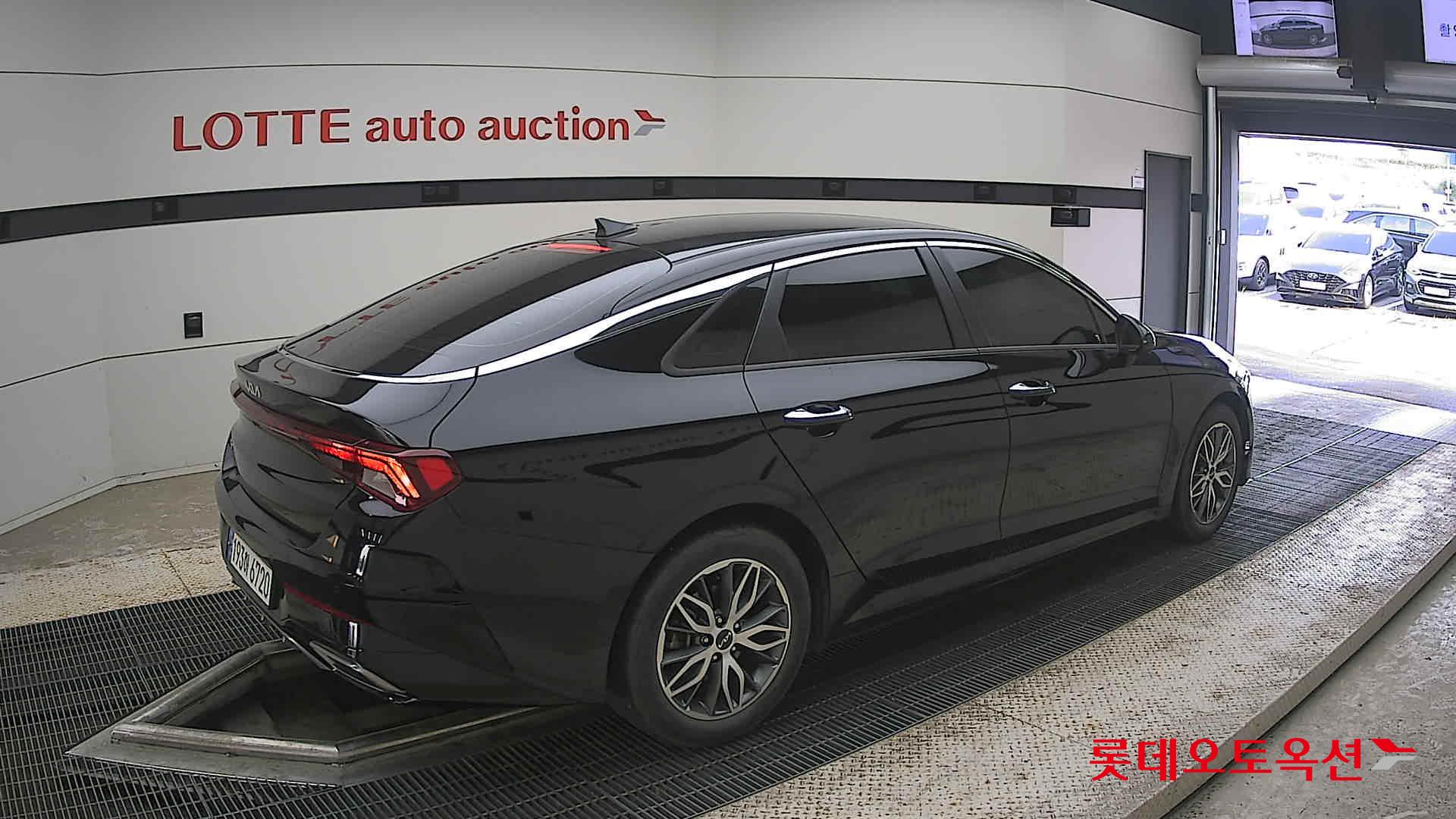 2022 - kia k5
