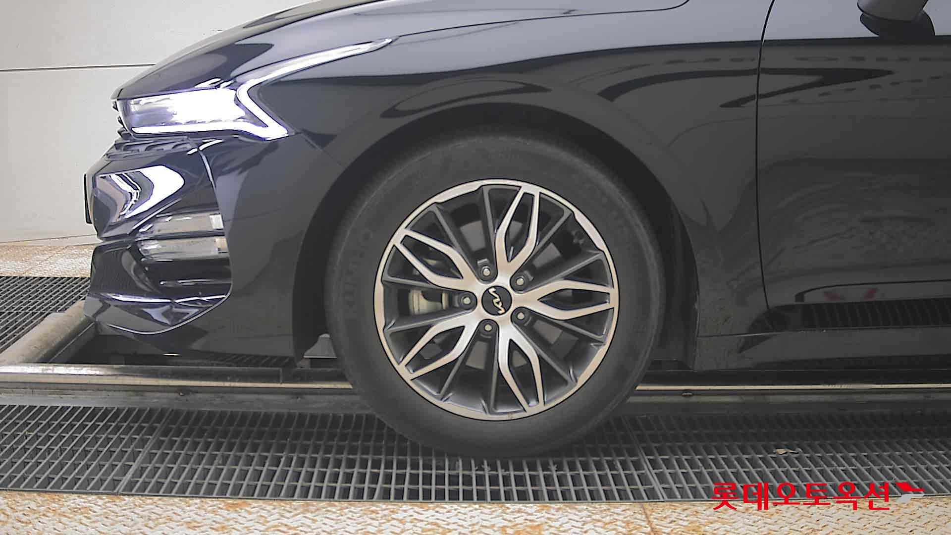2022 - kia k5