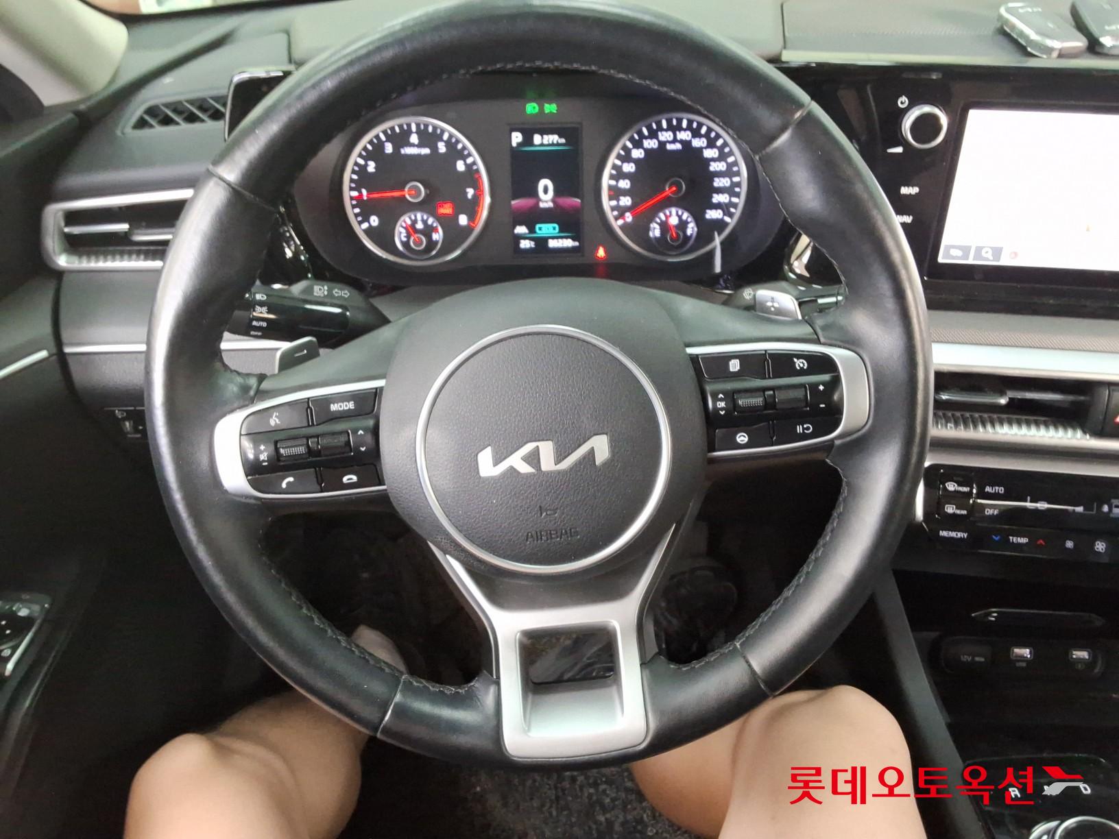 2022 - kia k5