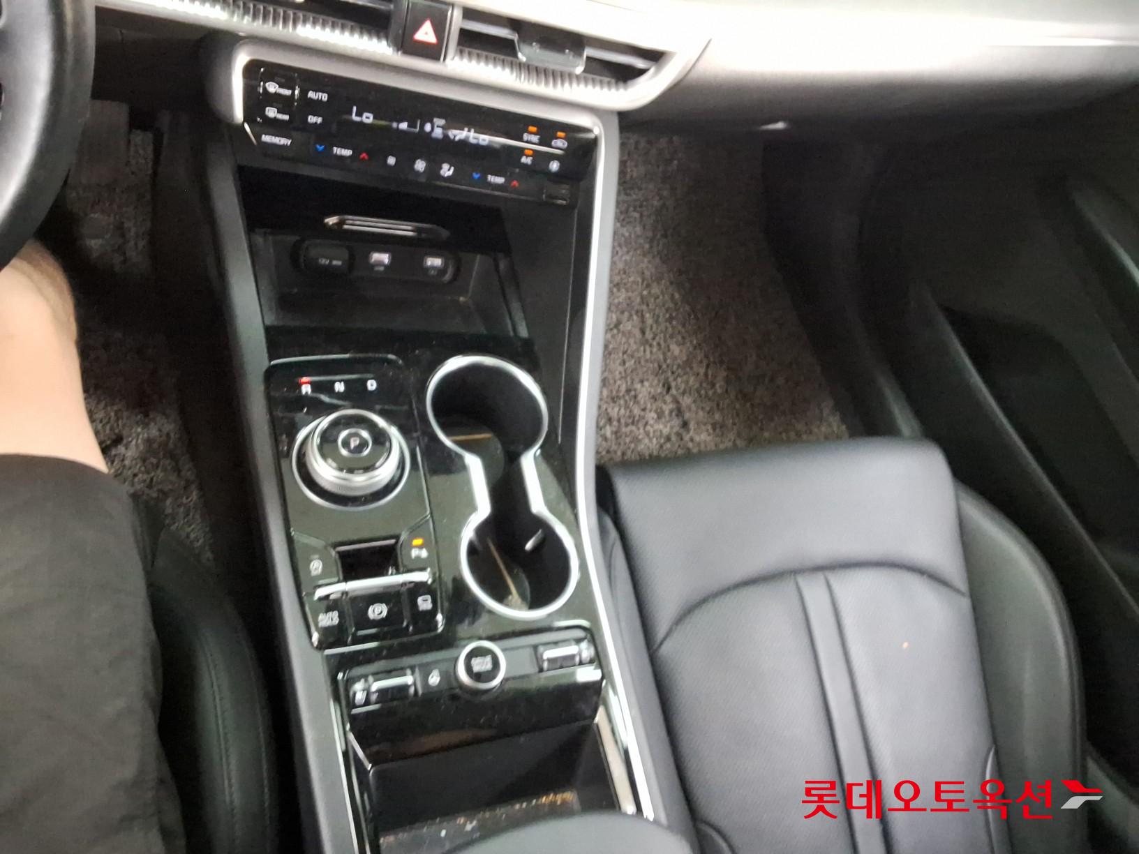 2022 - kia k5
