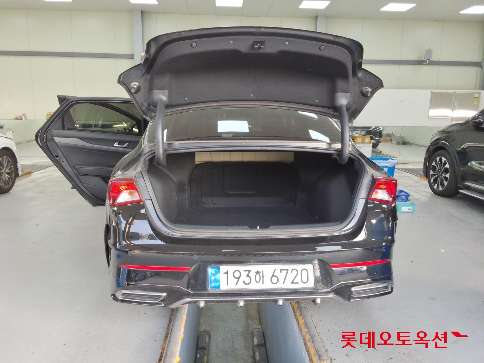 2022 - kia k5