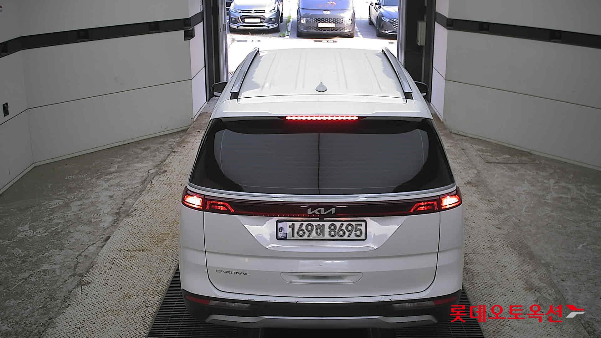2023 - kia carnival