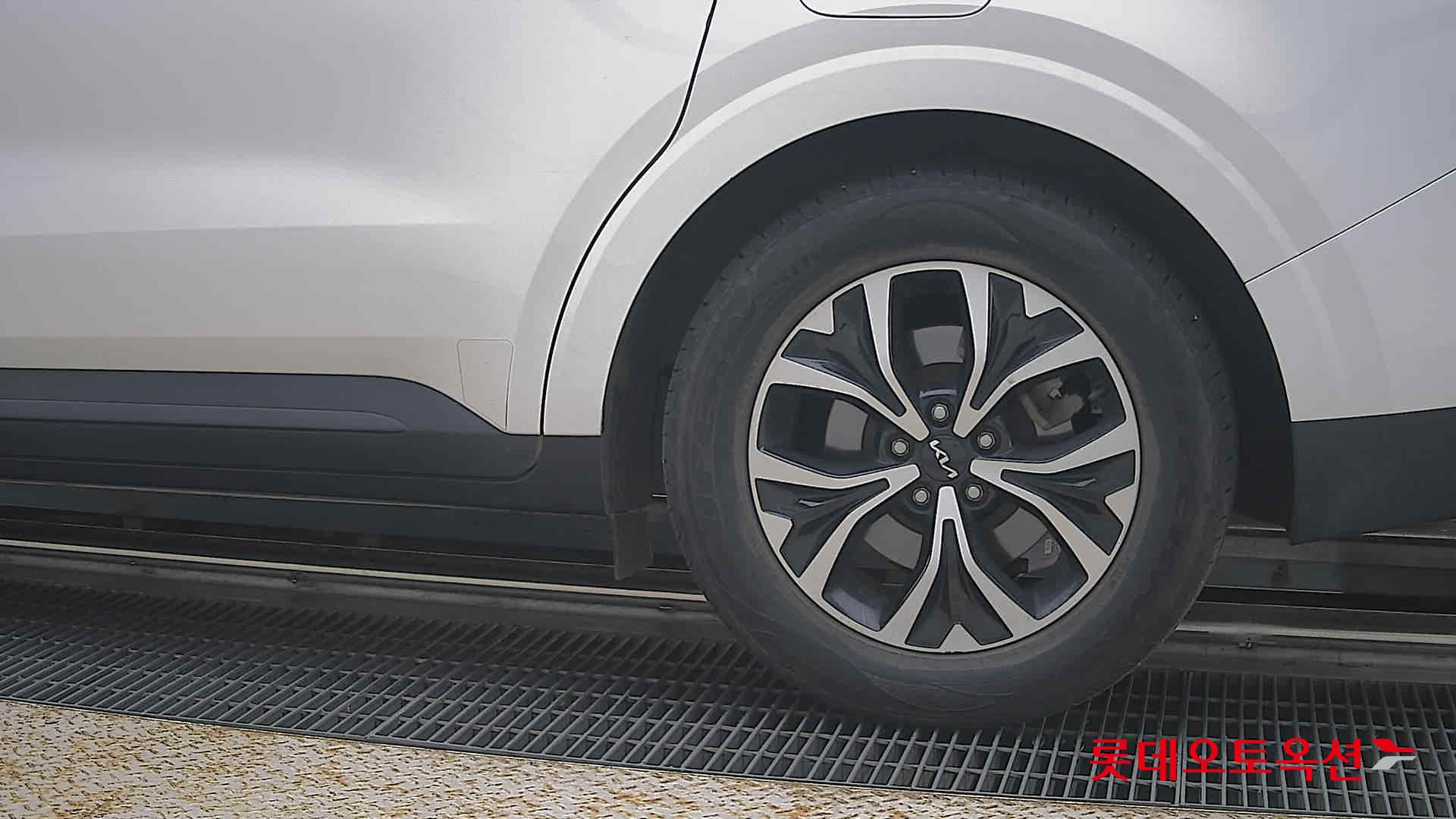 2023 - kia carnival