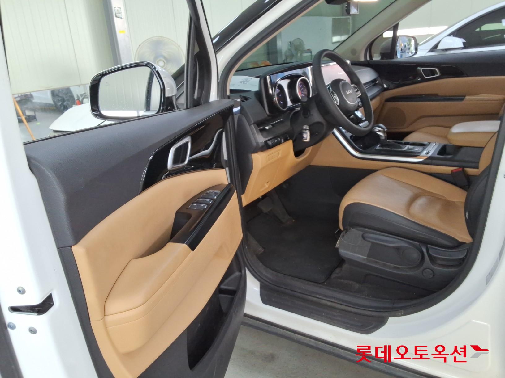 2023 - kia carnival