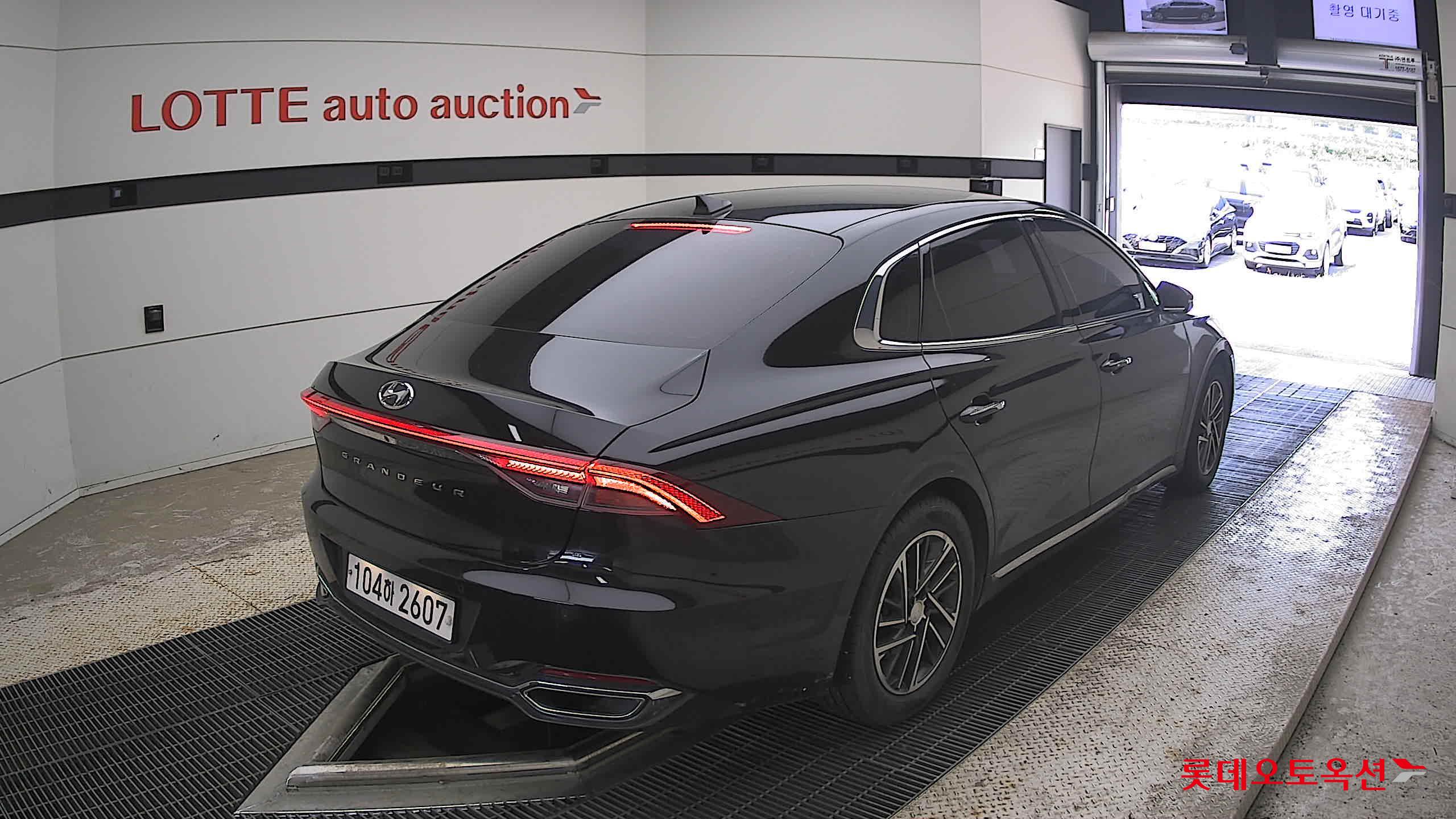 2020 - hyundai grandeur