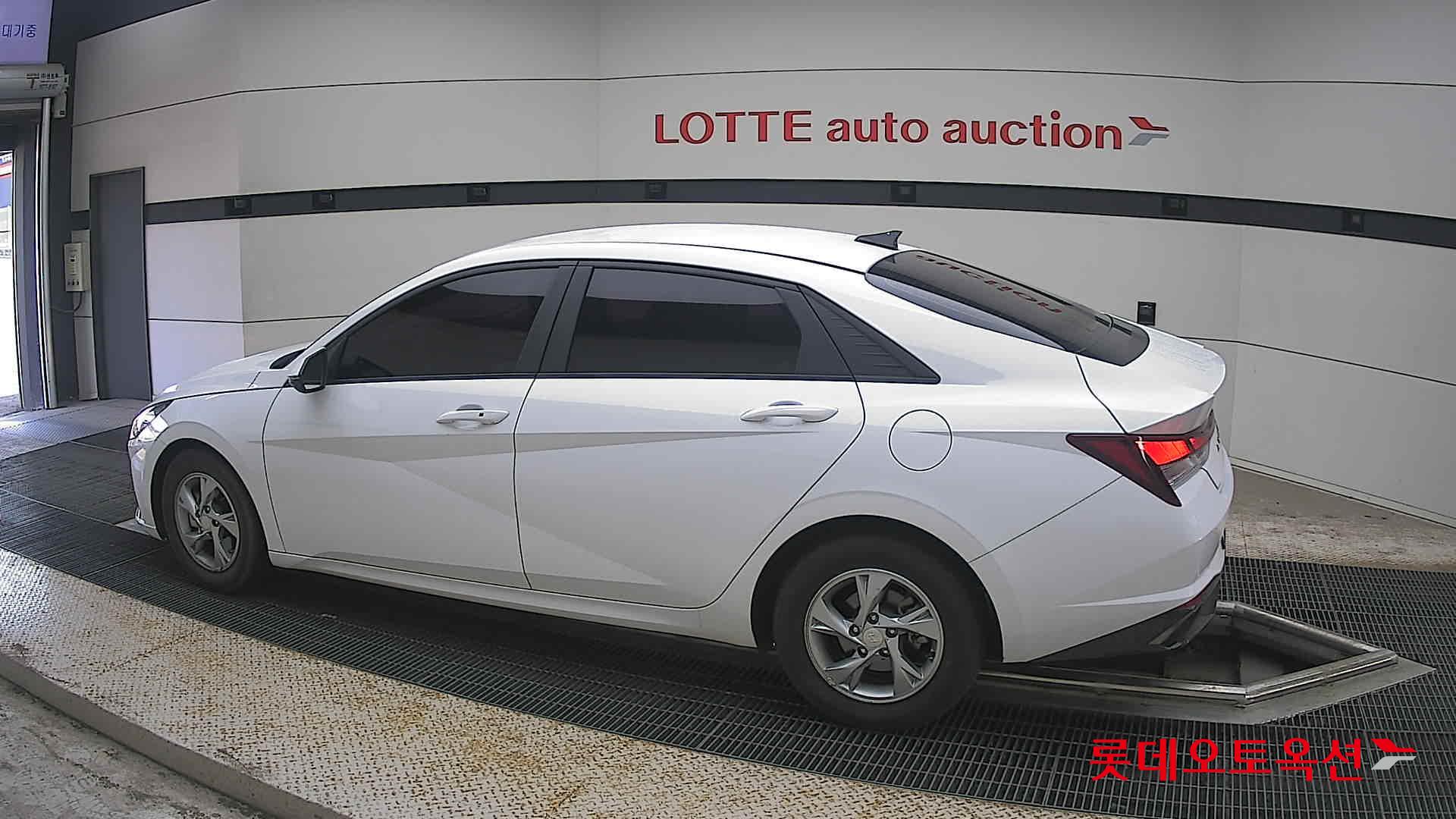 2021 - hyundai avante