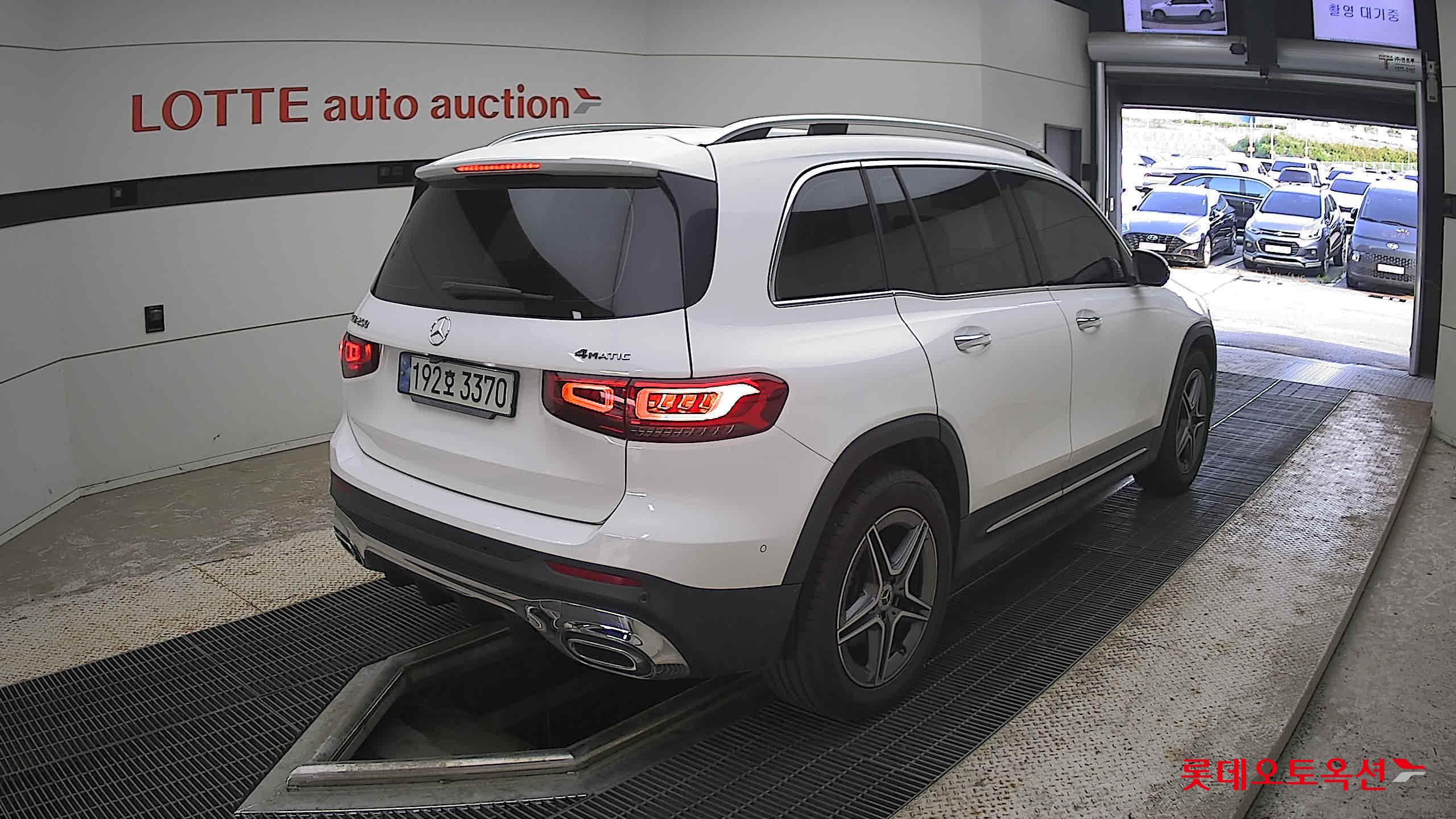 2022 - mercedes-benz glb 250