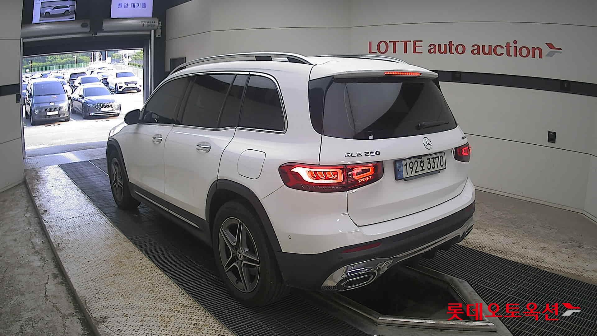 2022 - mercedes-benz glb 250