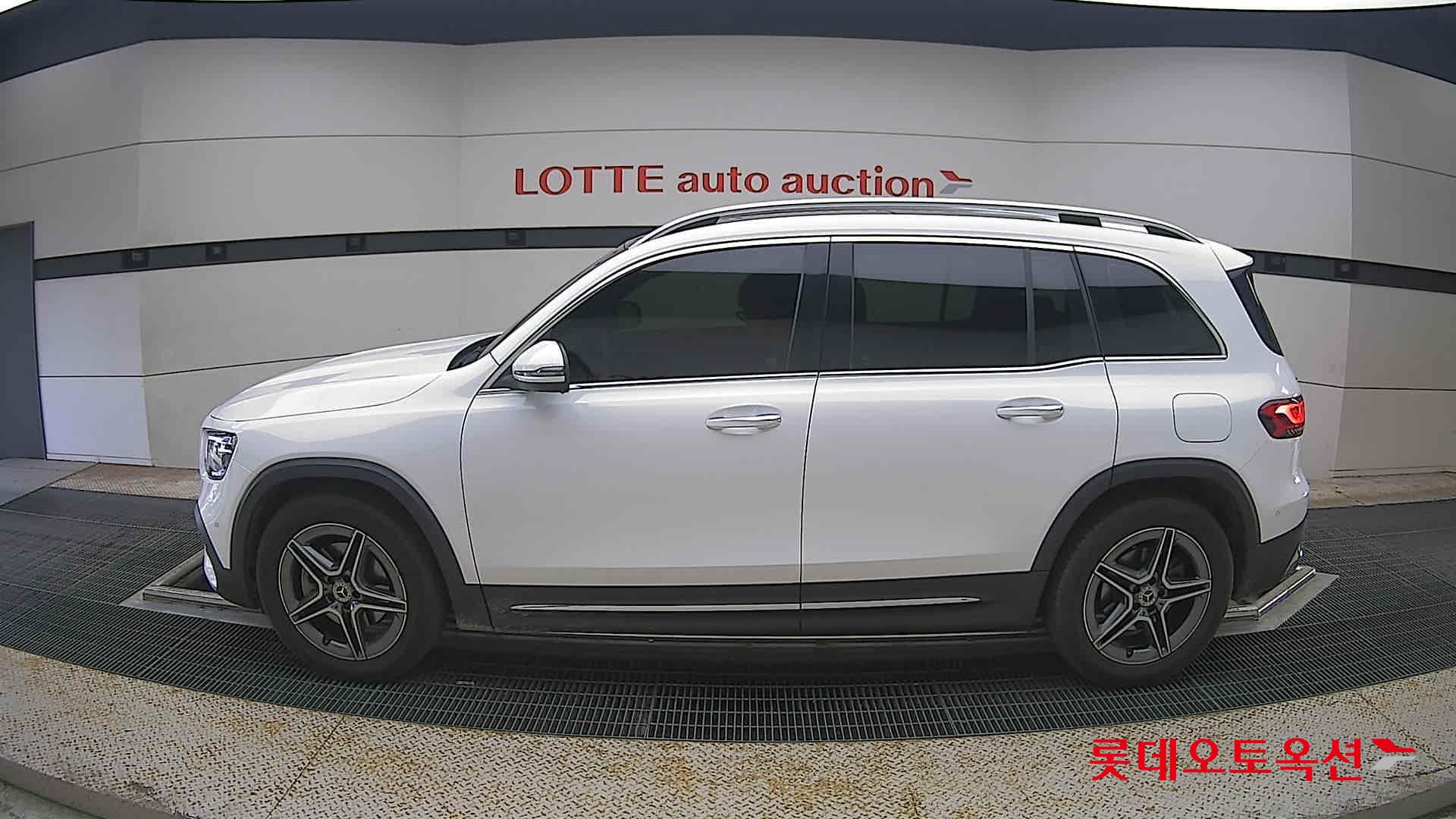 2022 - mercedes-benz glb 250