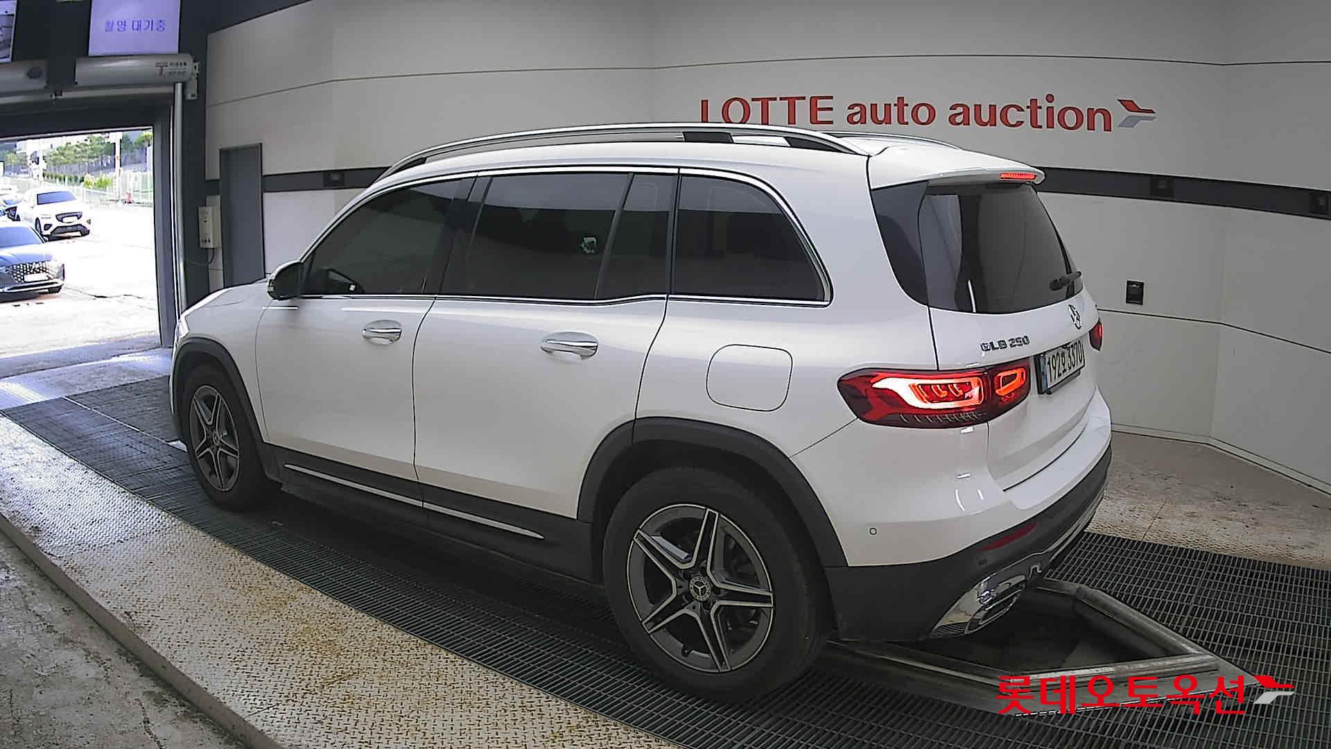 2022 - mercedes-benz glb 250