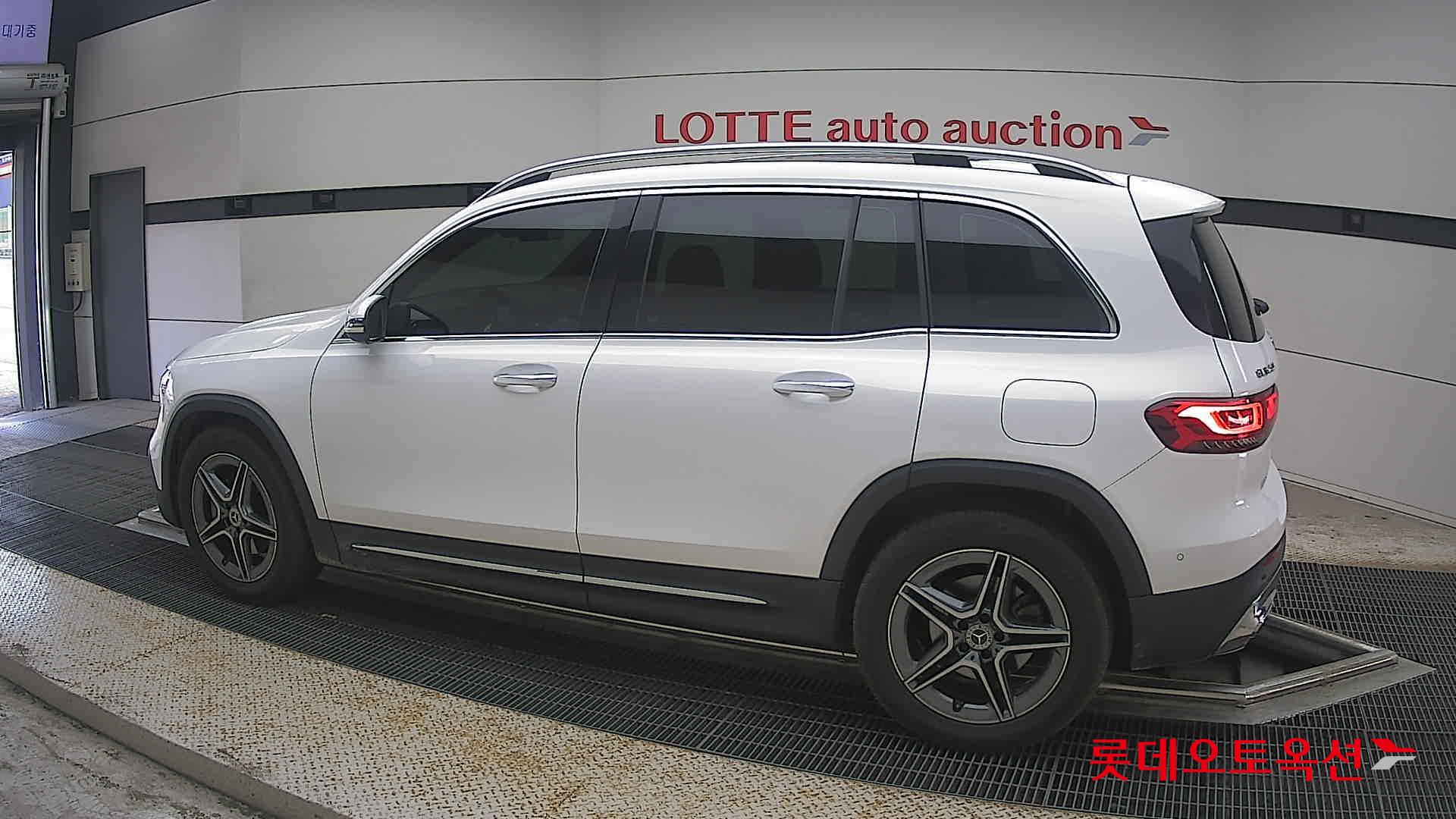 2022 - mercedes-benz glb 250