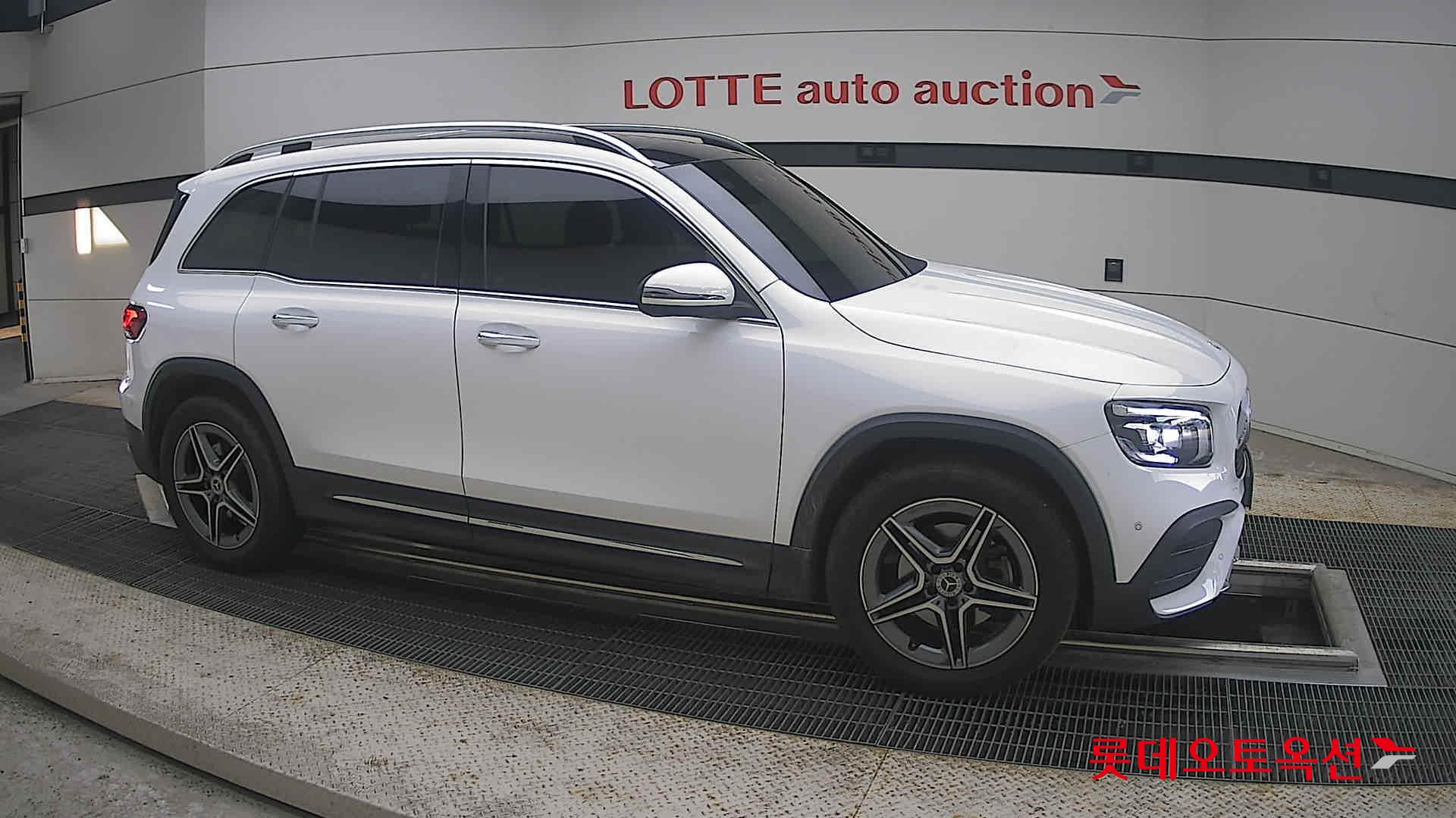 2022 - mercedes-benz glb 250