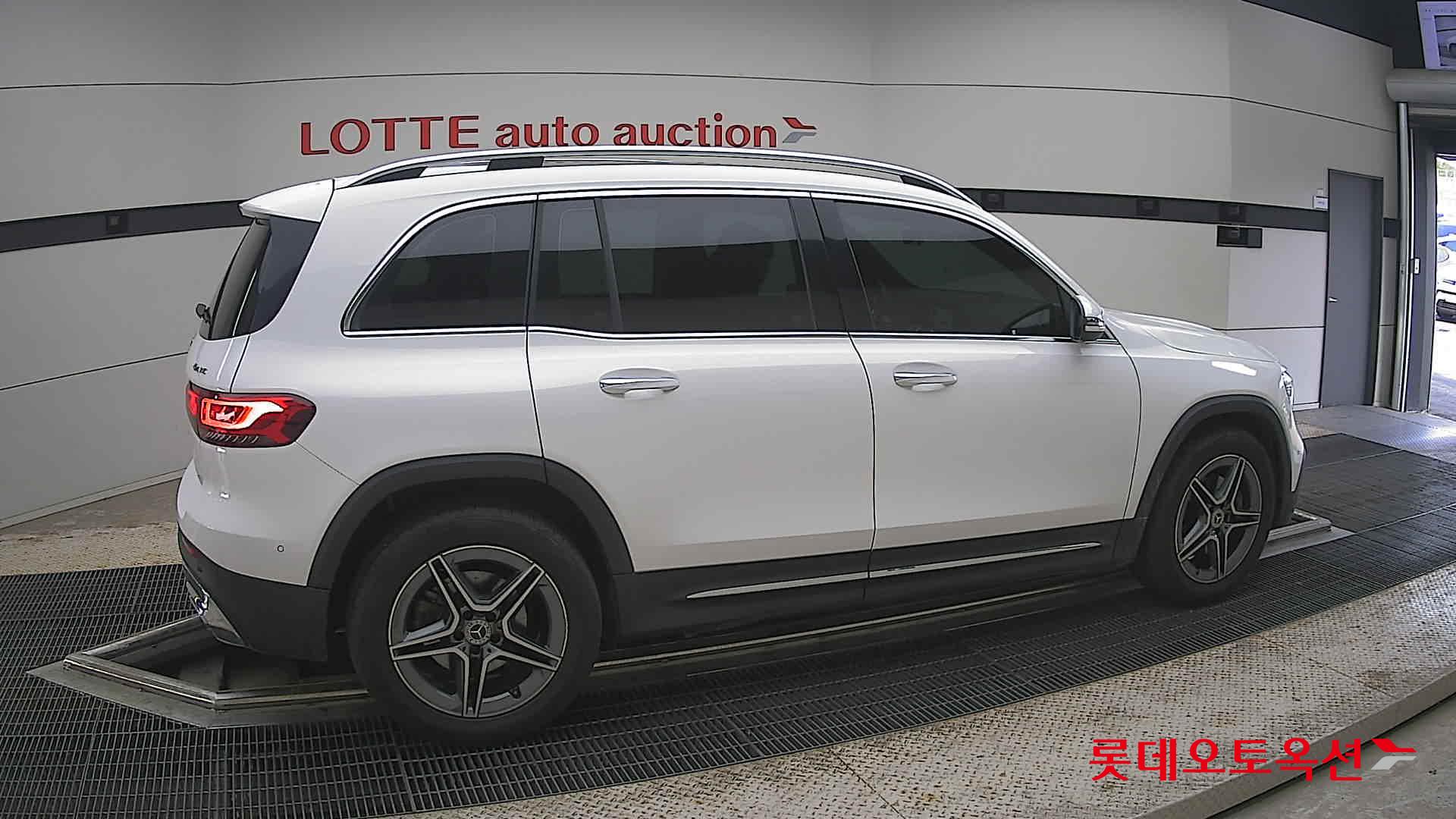 2022 - mercedes-benz glb 250