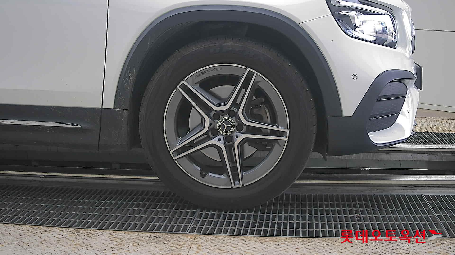 2022 - mercedes-benz glb 250