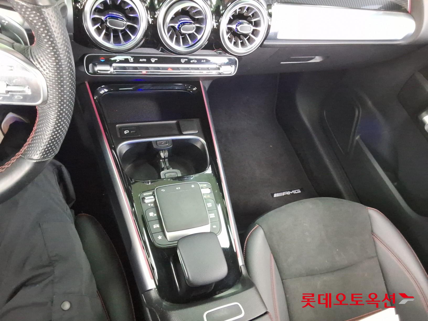 2022 - mercedes-benz glb 250