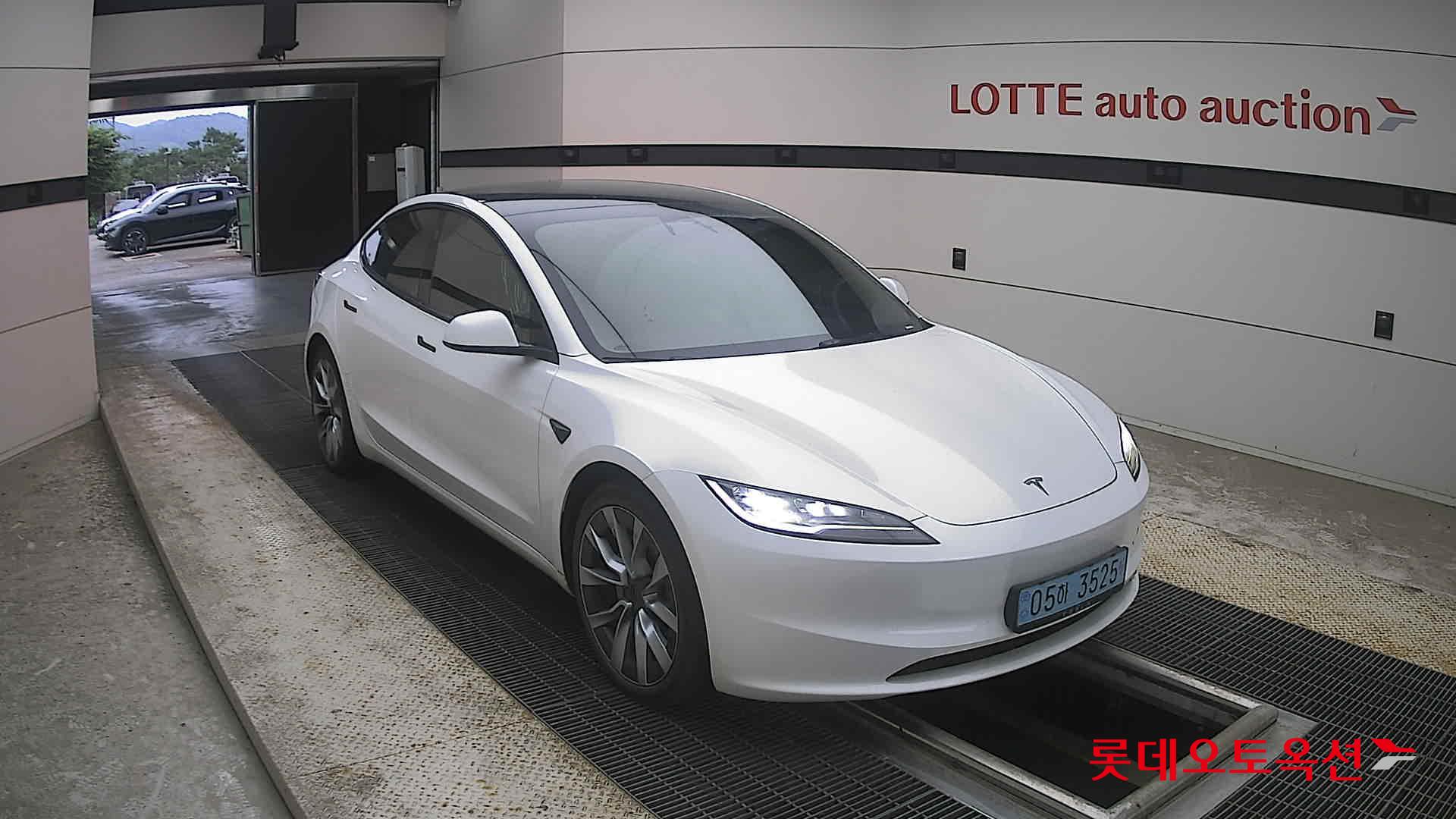 2024 - tesla model 3