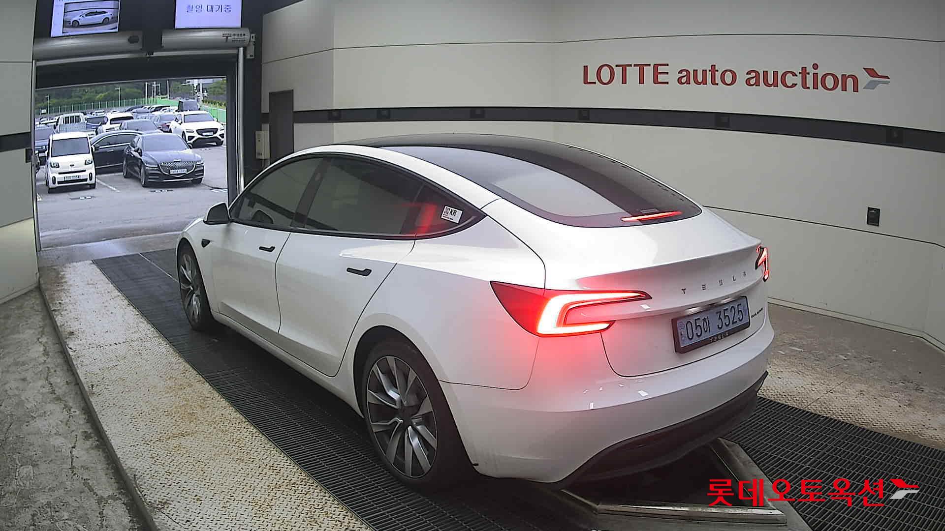 2024 - tesla model 3