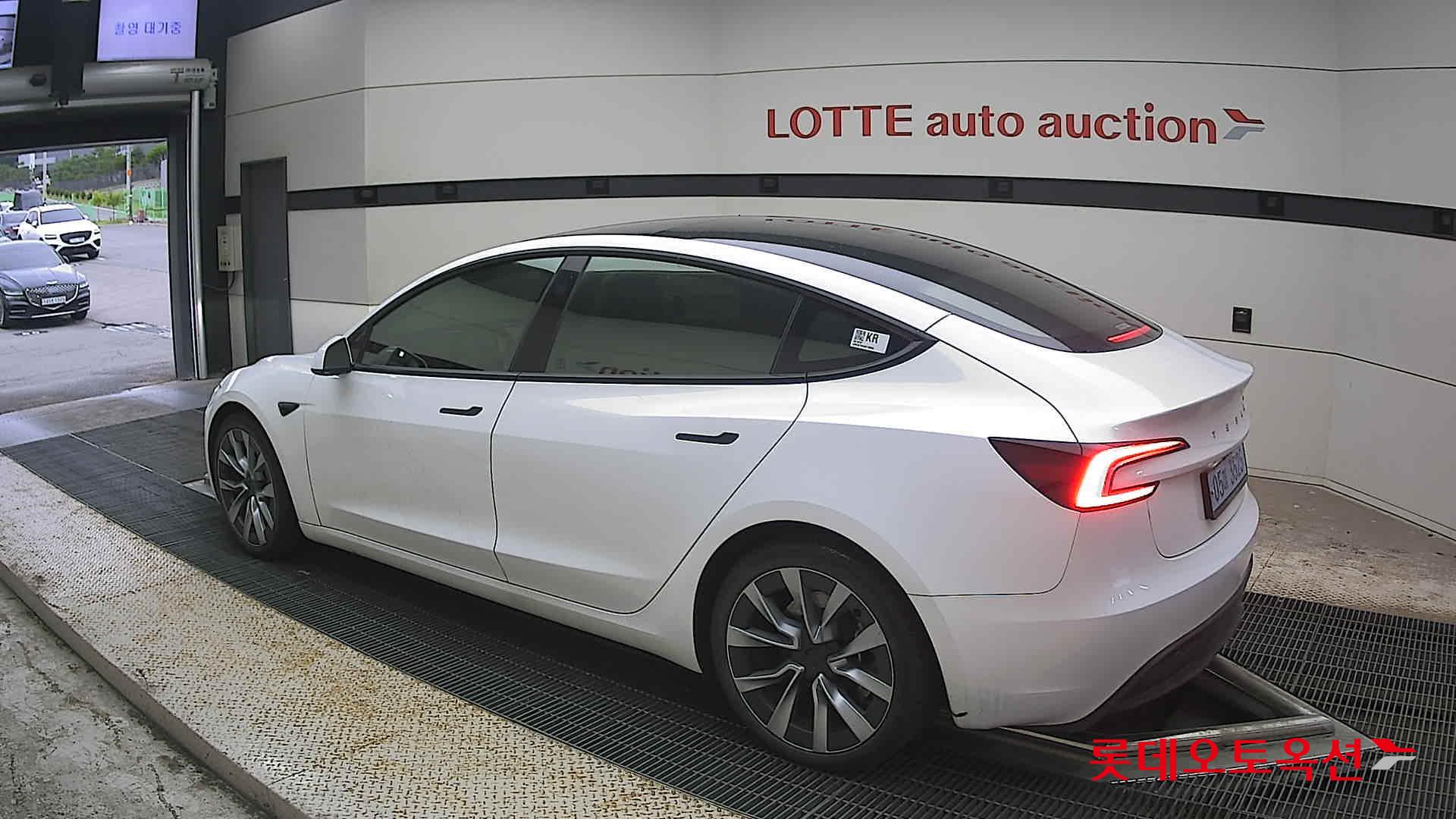 2024 - tesla model 3