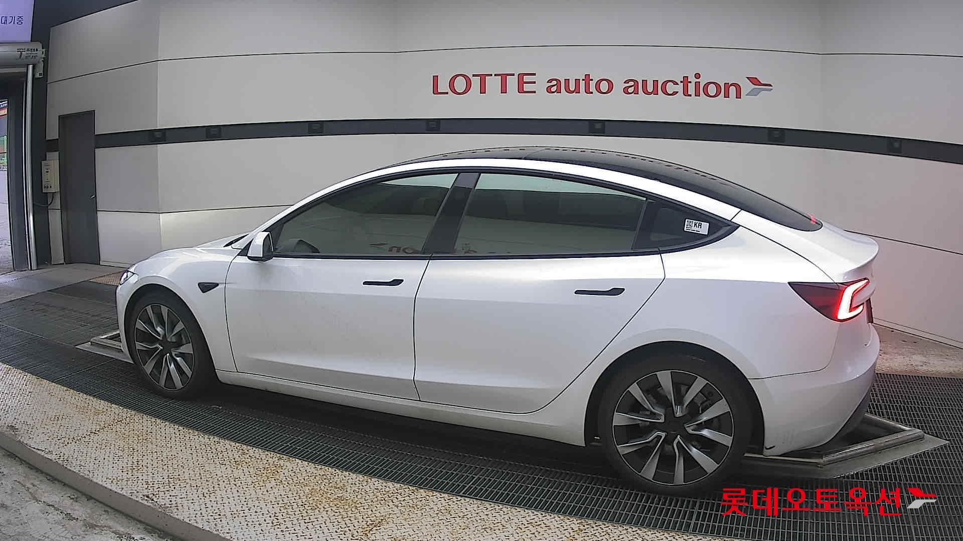 2024 - tesla model 3