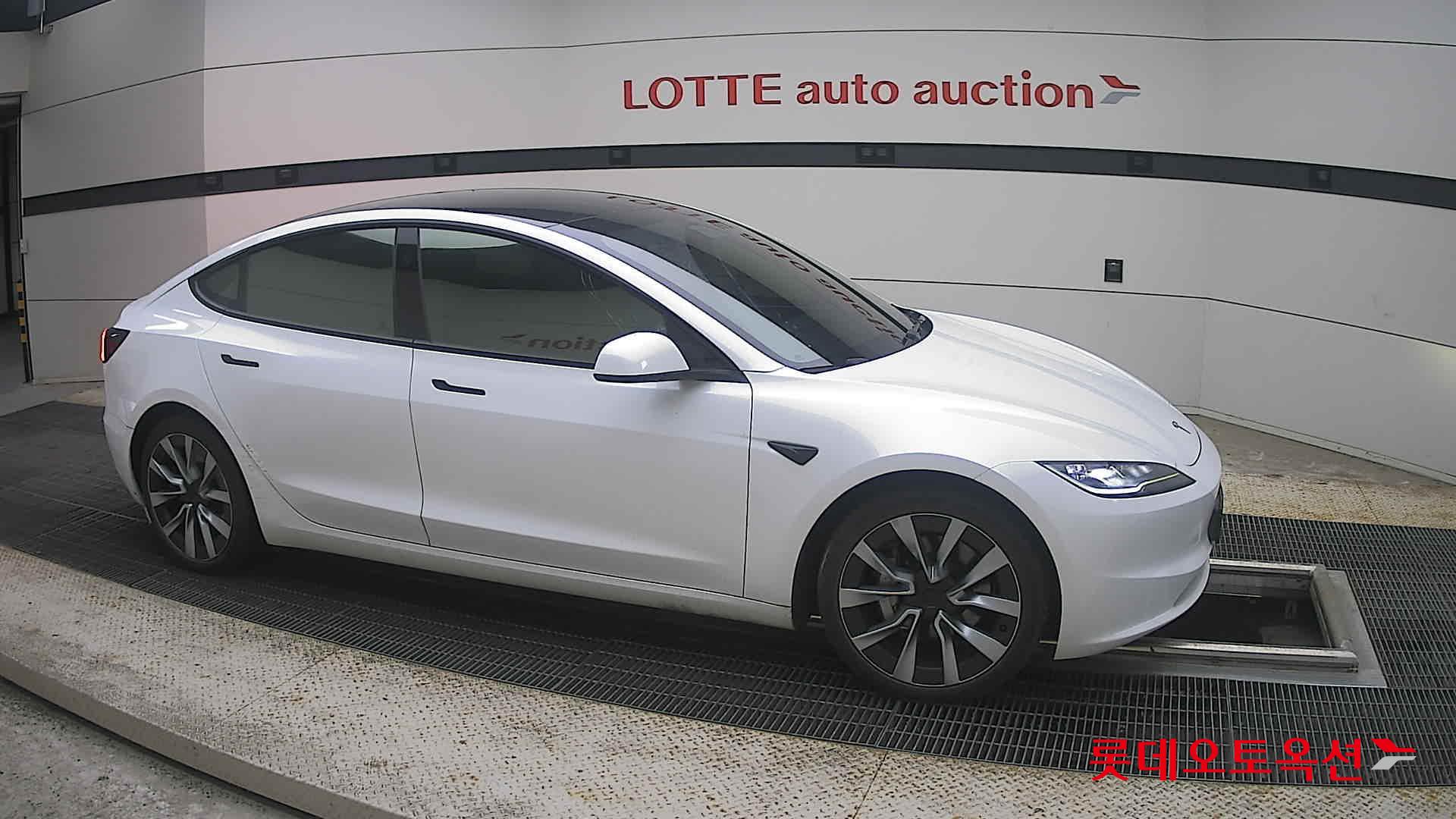 2024 - tesla model 3
