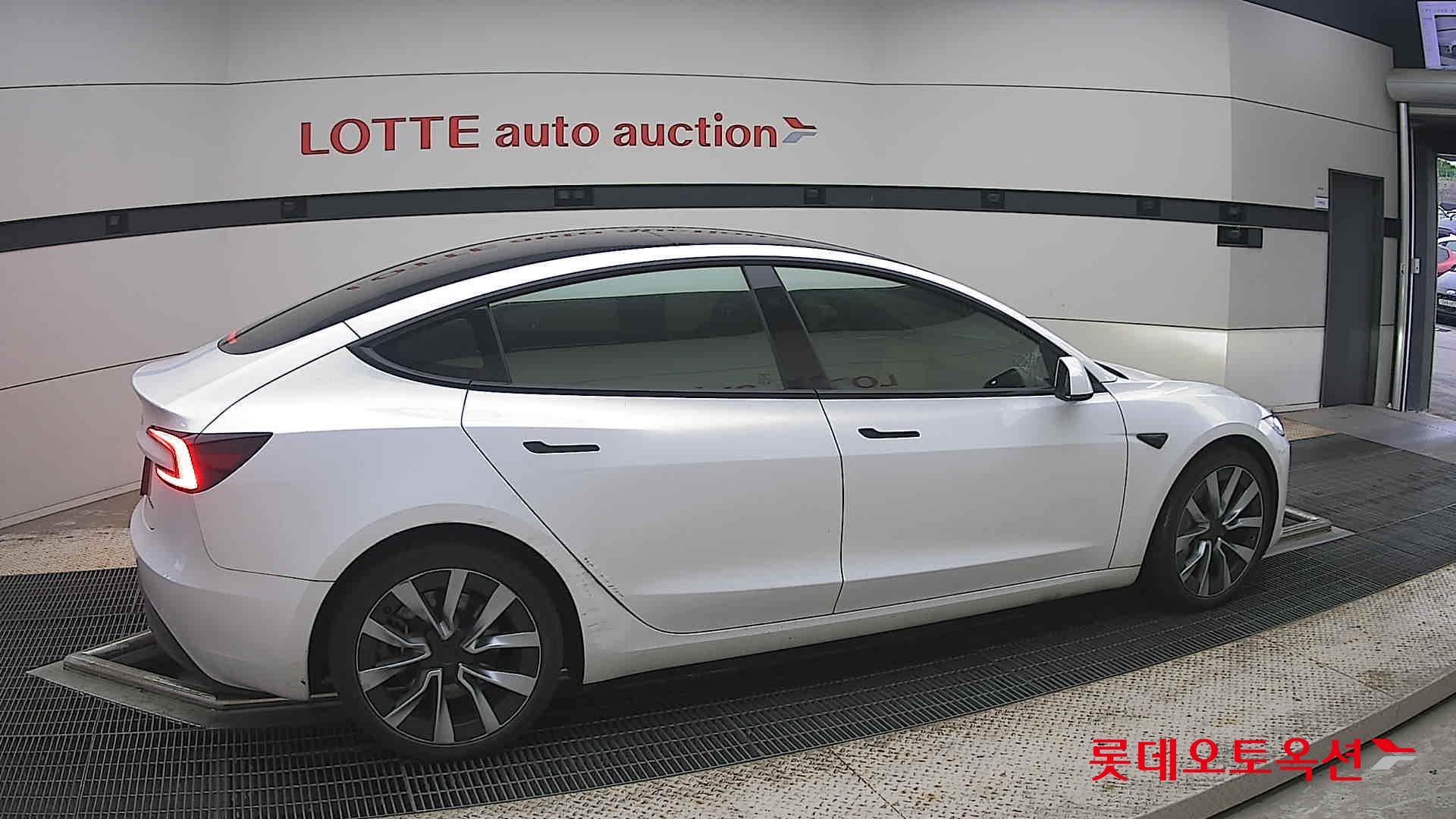 2024 - tesla model 3