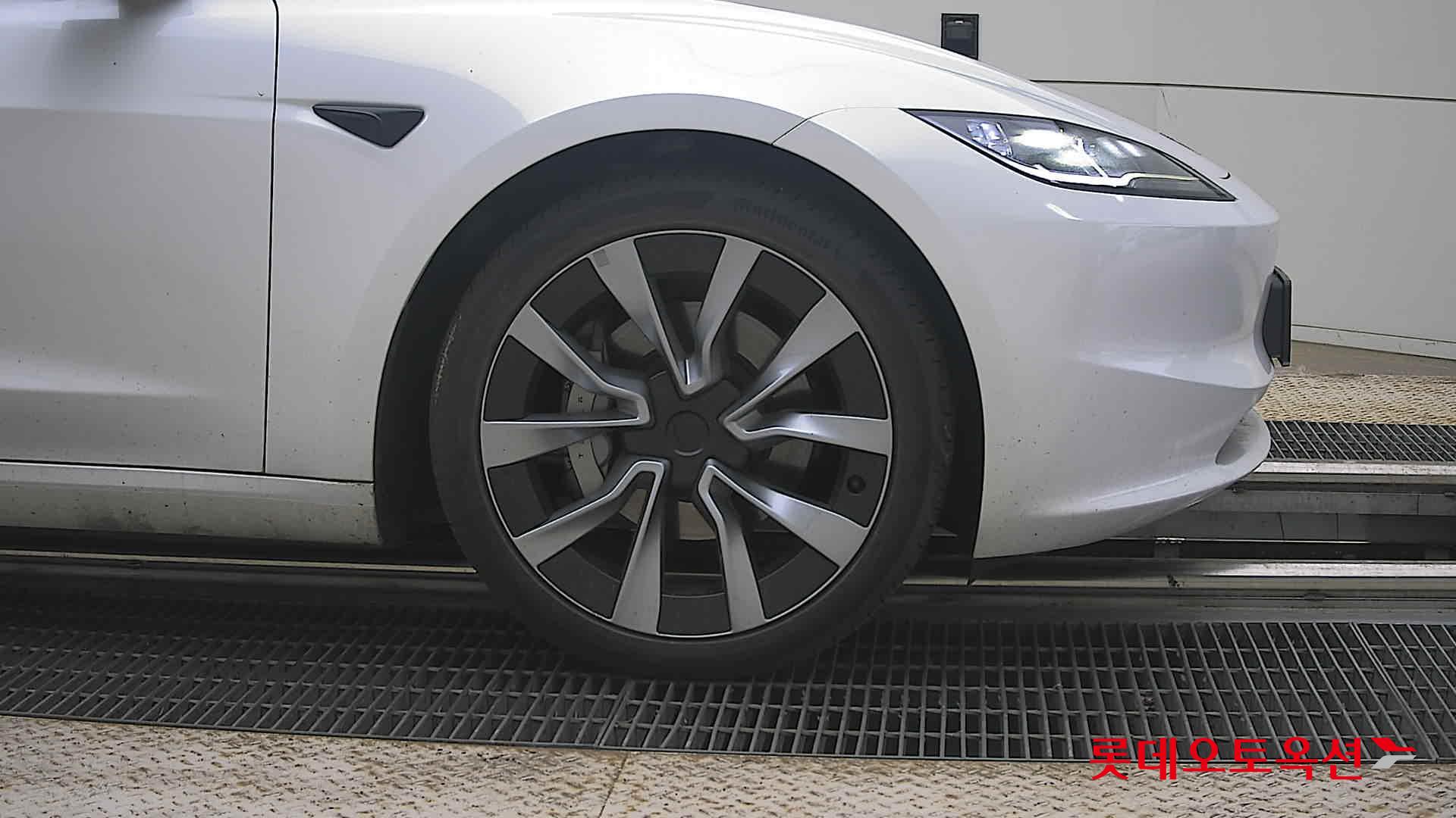 2024 - tesla model 3