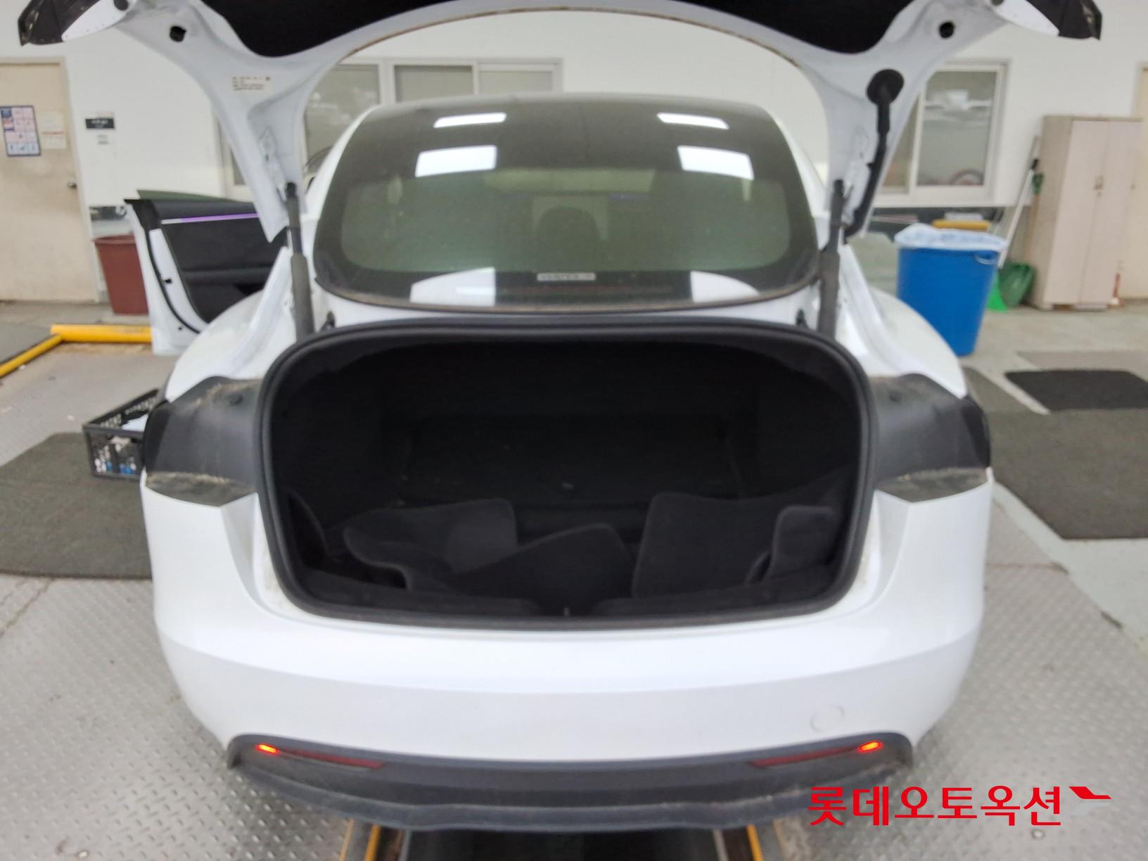 2024 - tesla model 3