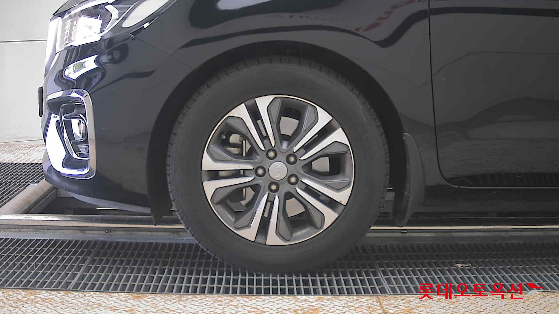 2019 - kia carnival