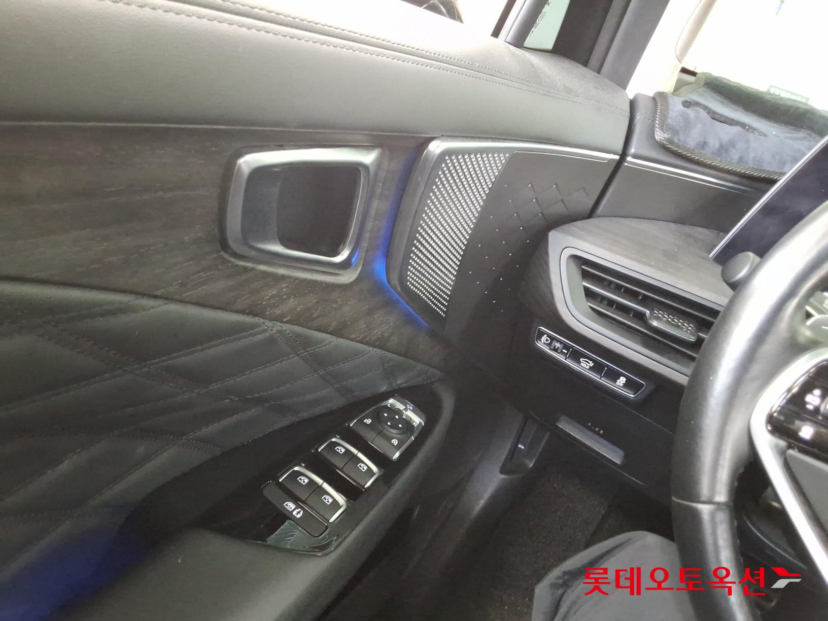 2022 - kia k8
