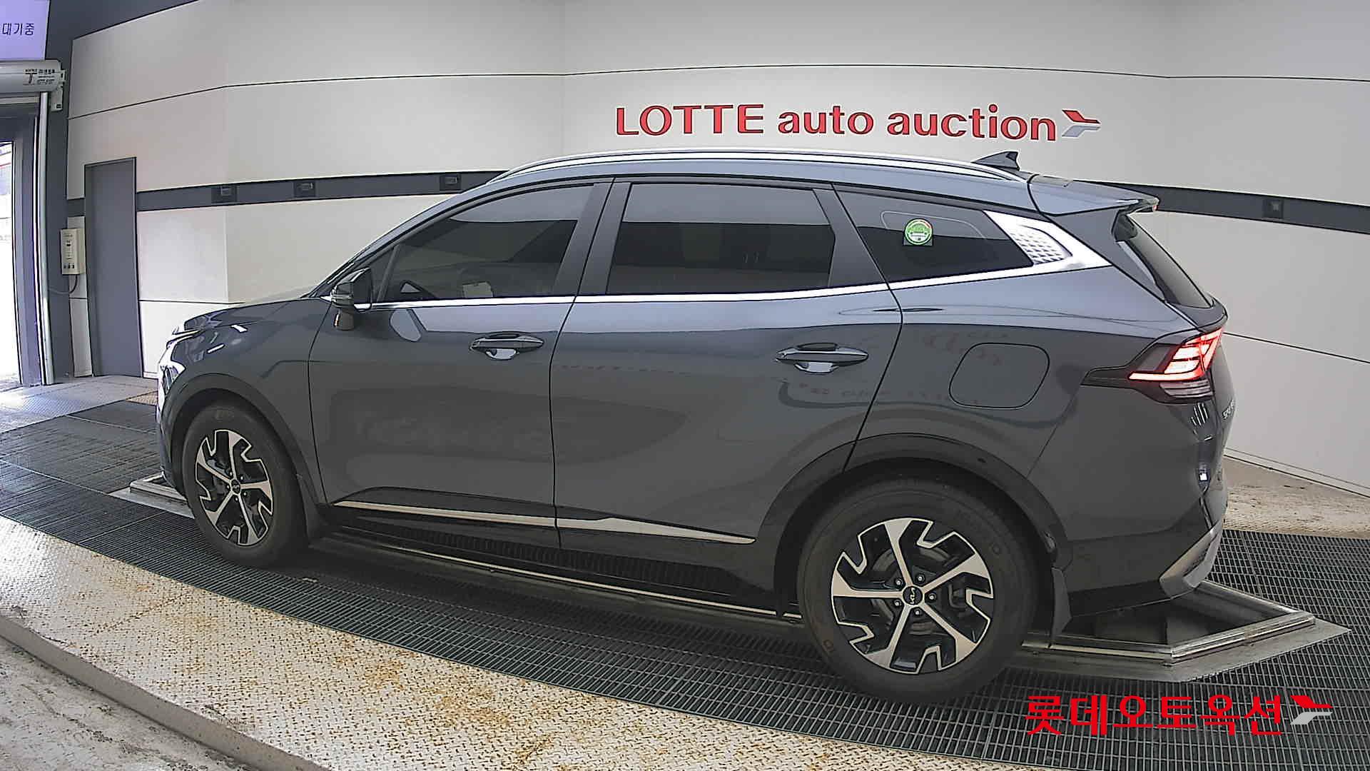 2022 - kia sportage