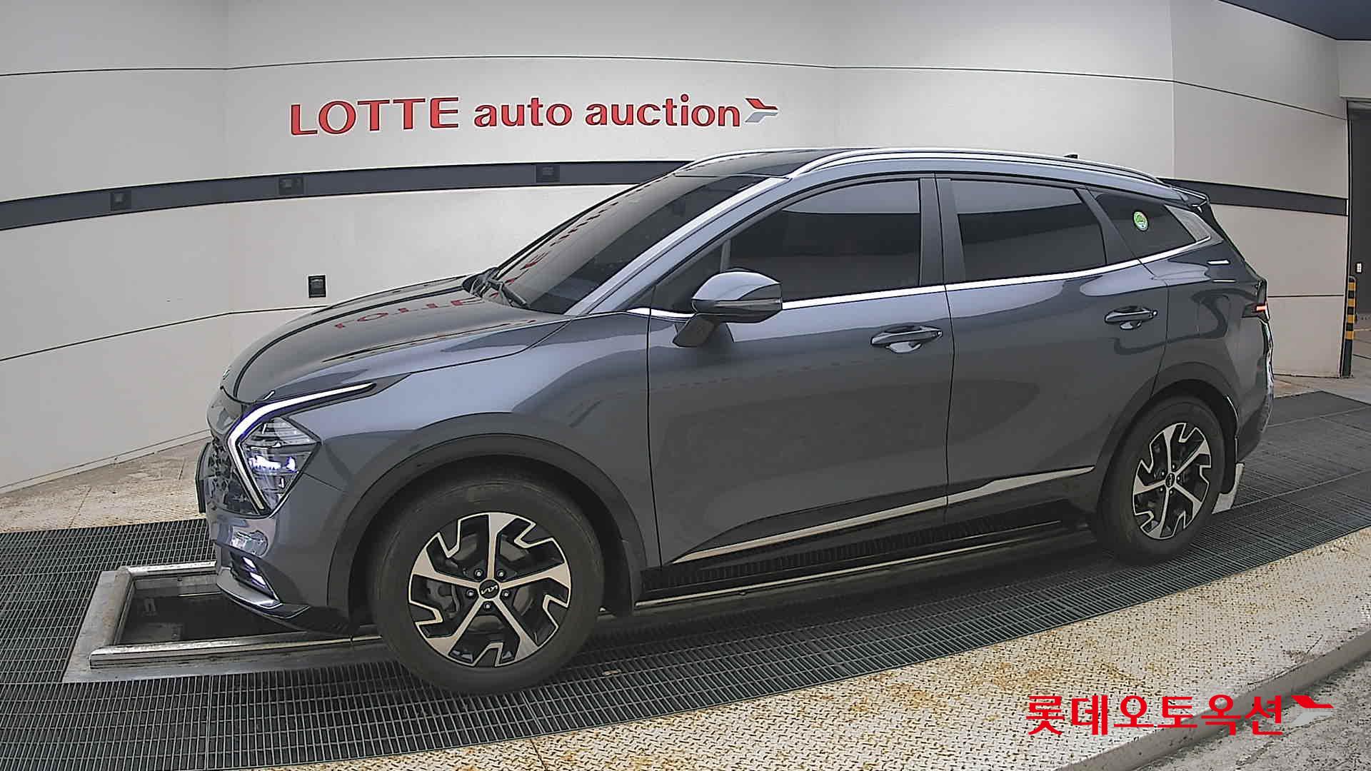 2022 - kia sportage
