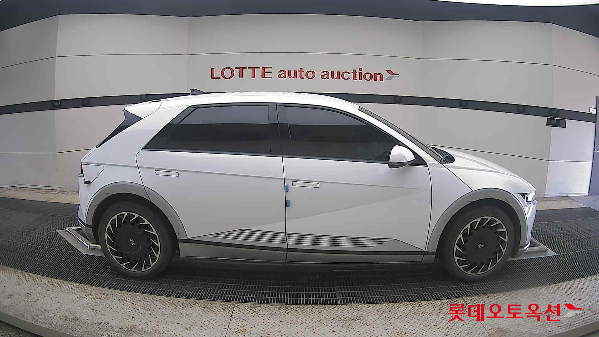 2022 - hyundai ioniq