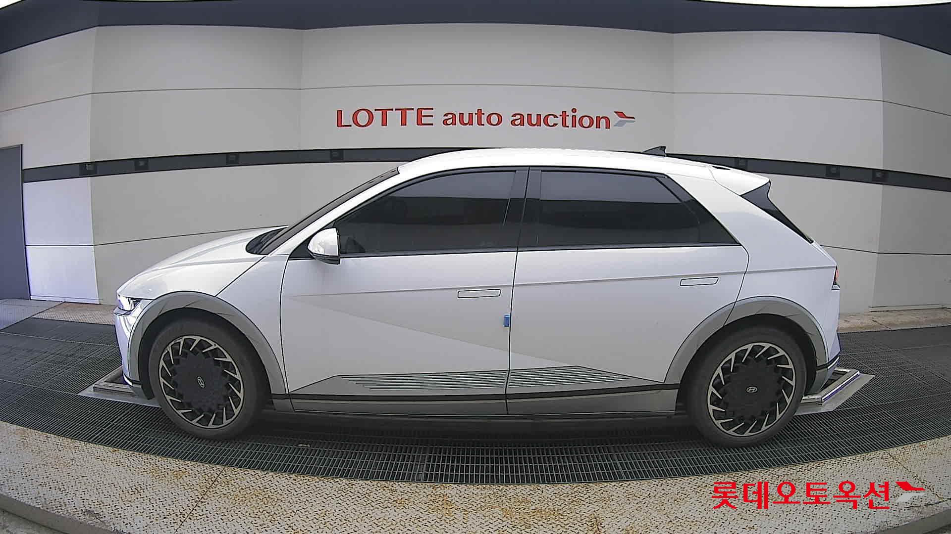 2022 - hyundai ioniq