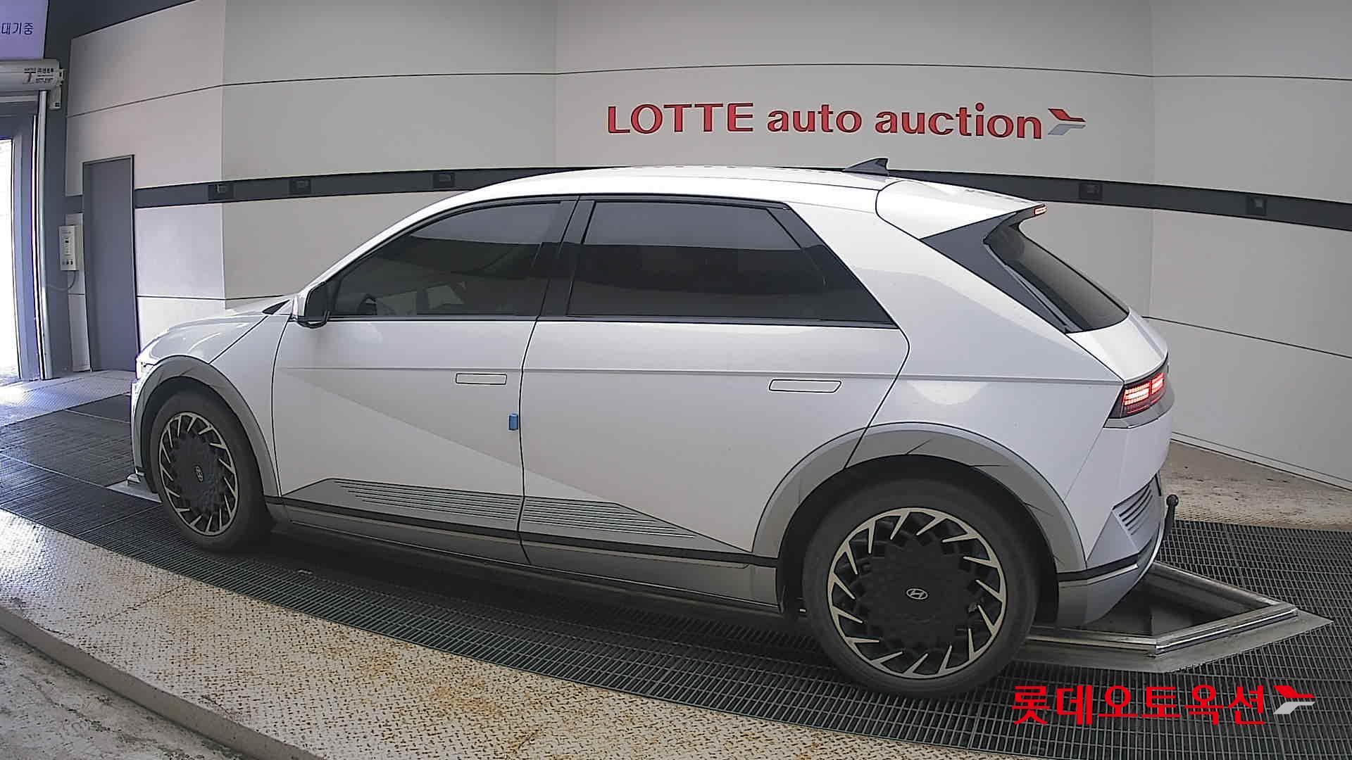 2022 - hyundai ioniq