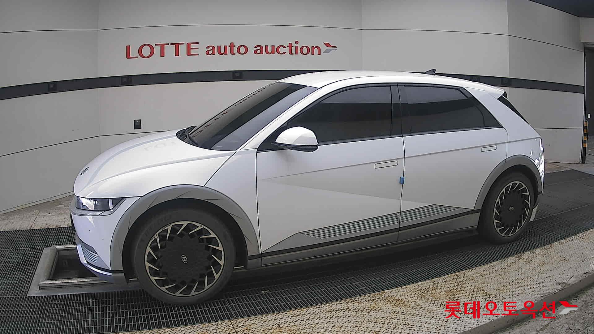 2022 - hyundai ioniq