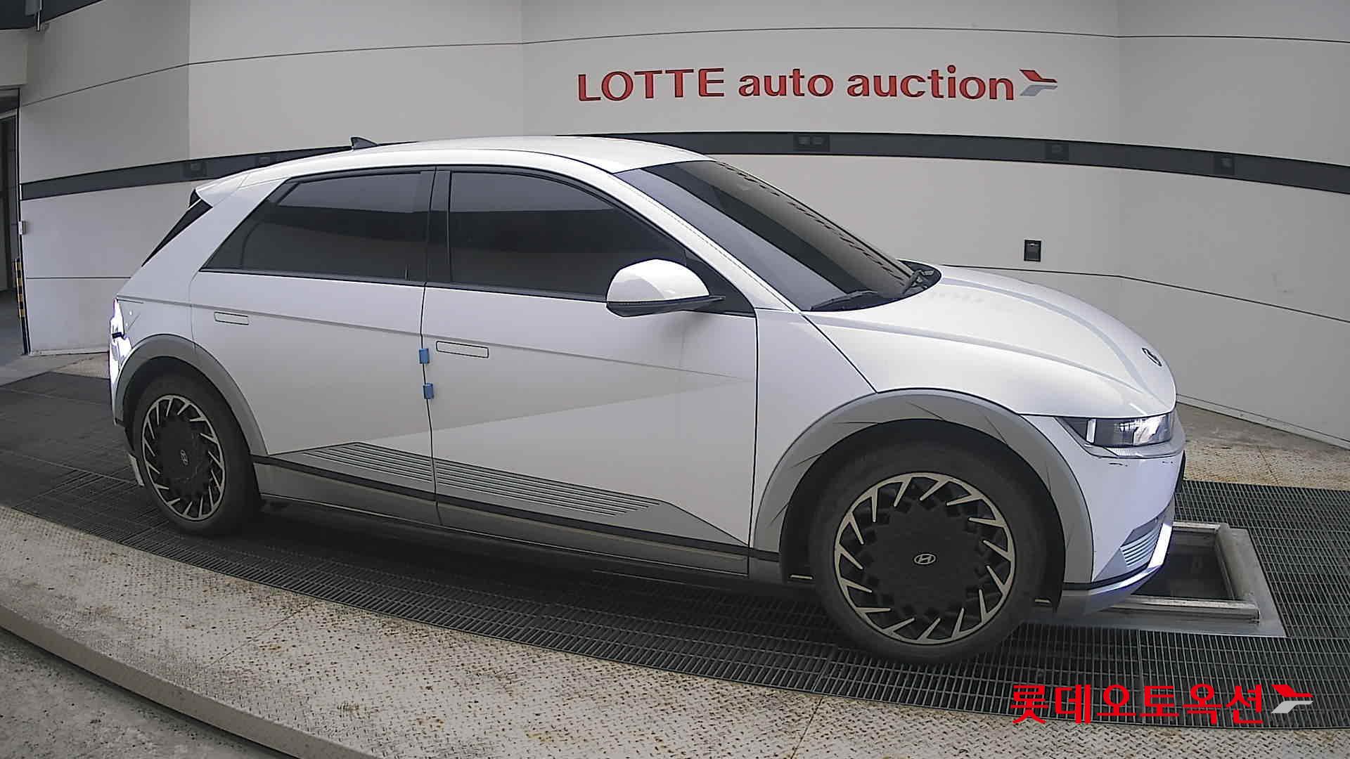 2022 - hyundai ioniq