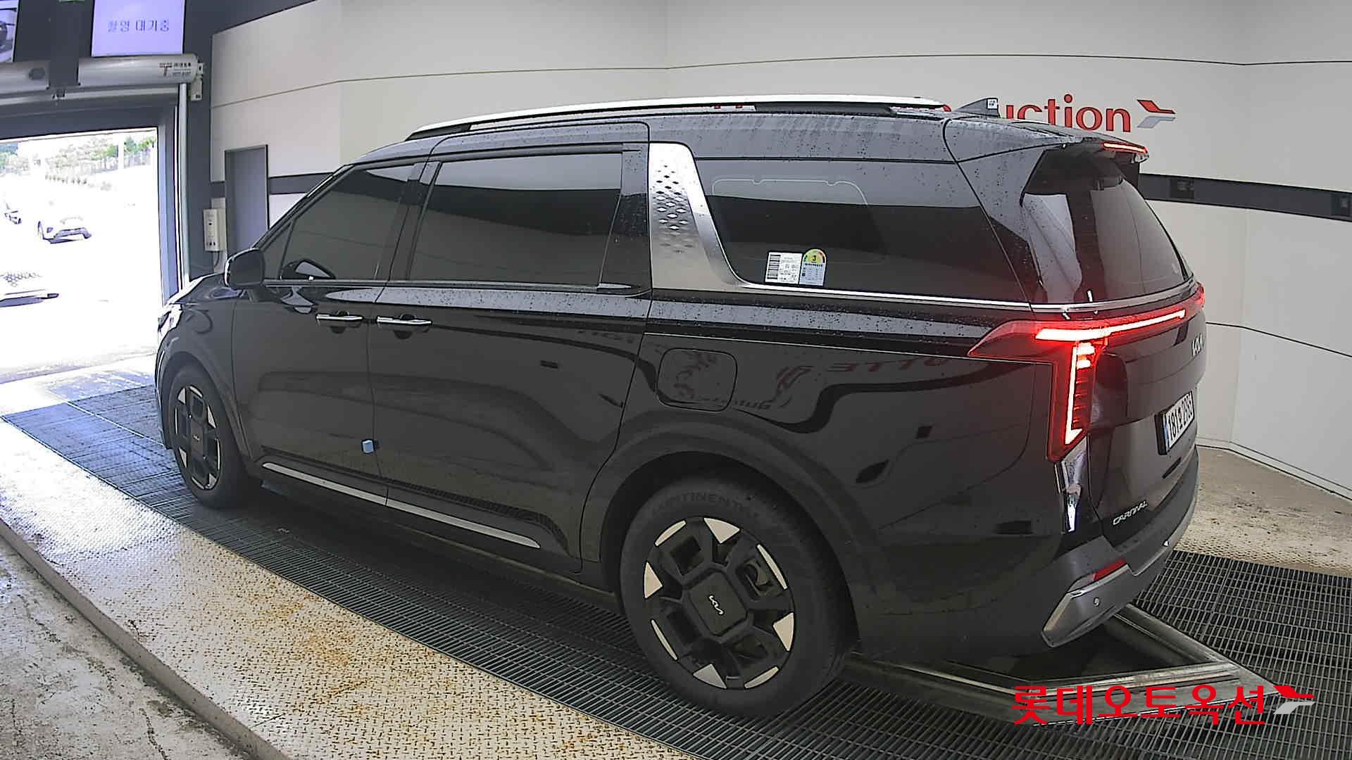 2025 - kia carnival