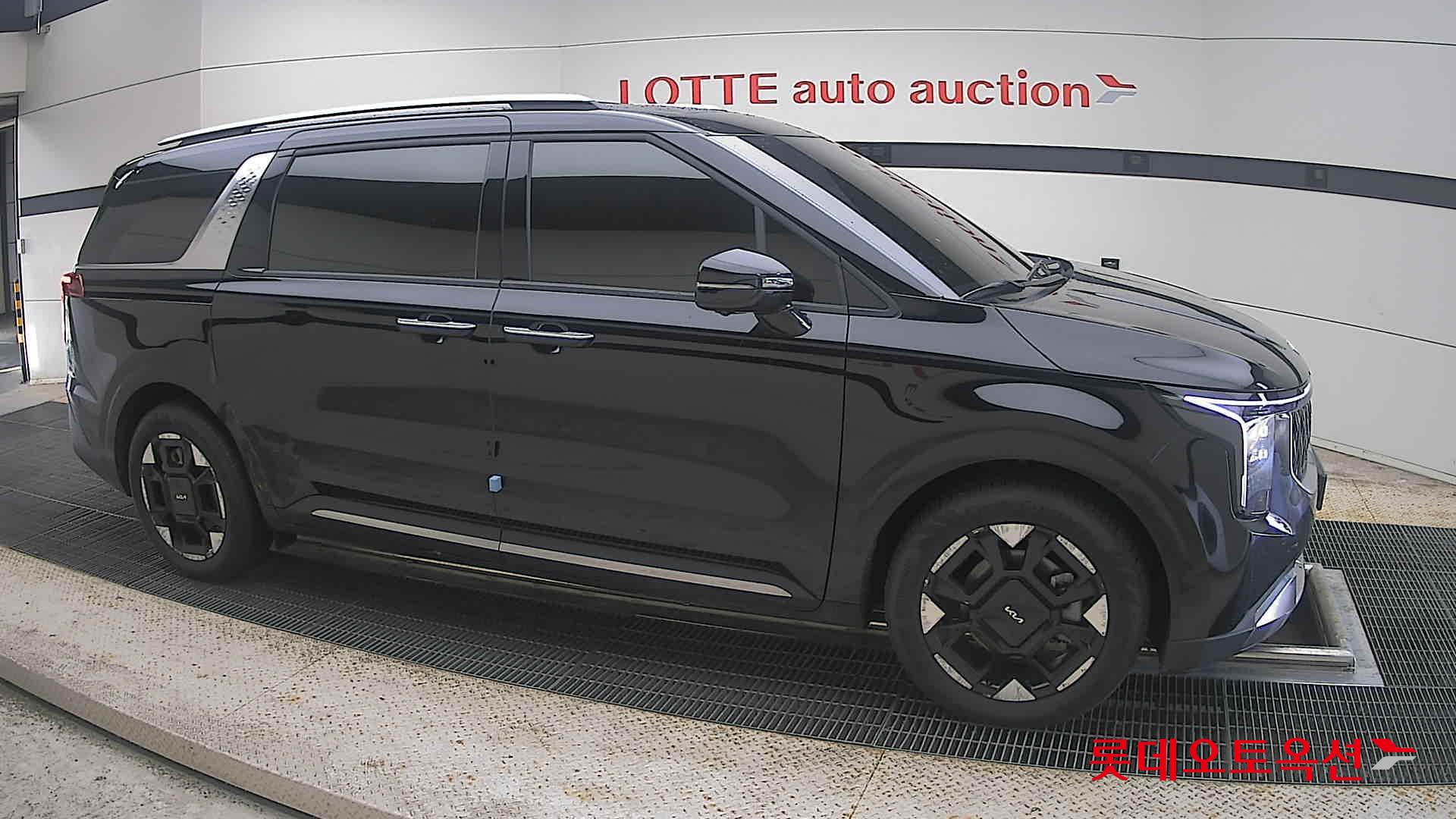 2025 - kia carnival