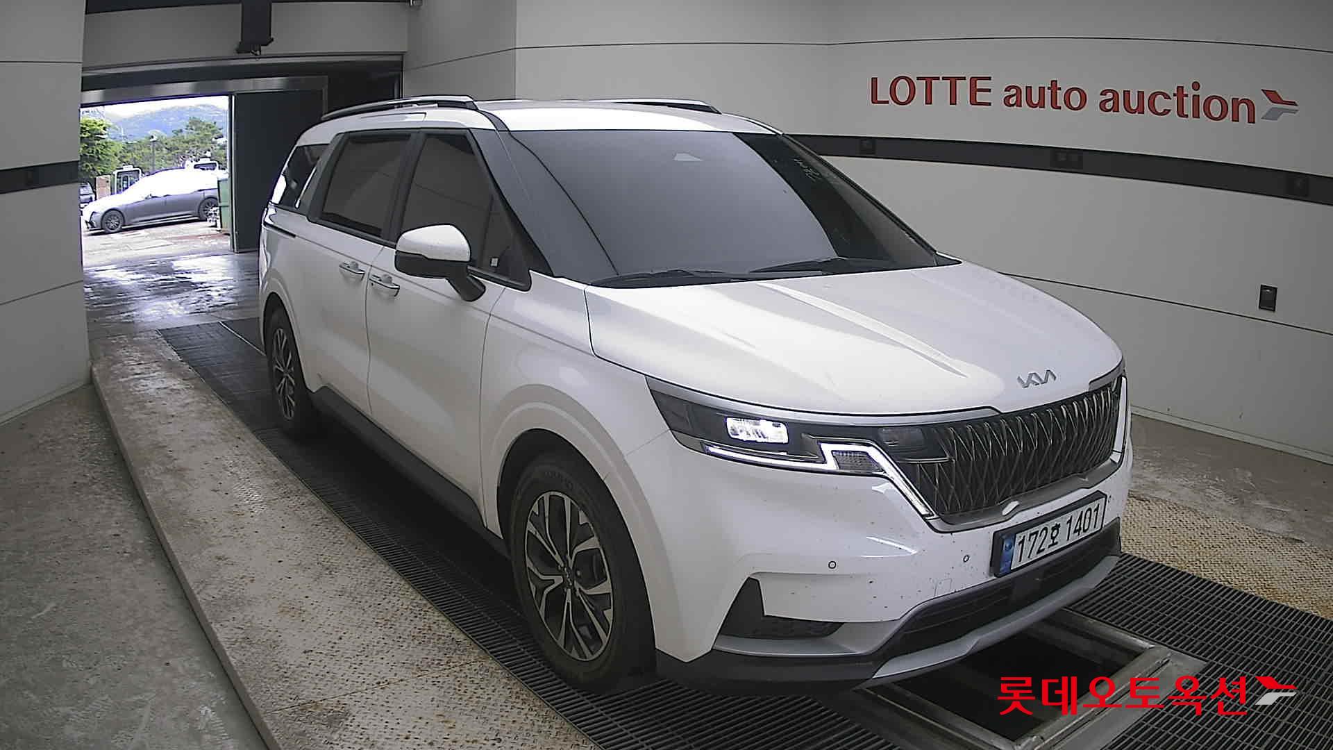 2023 - kia carnival
